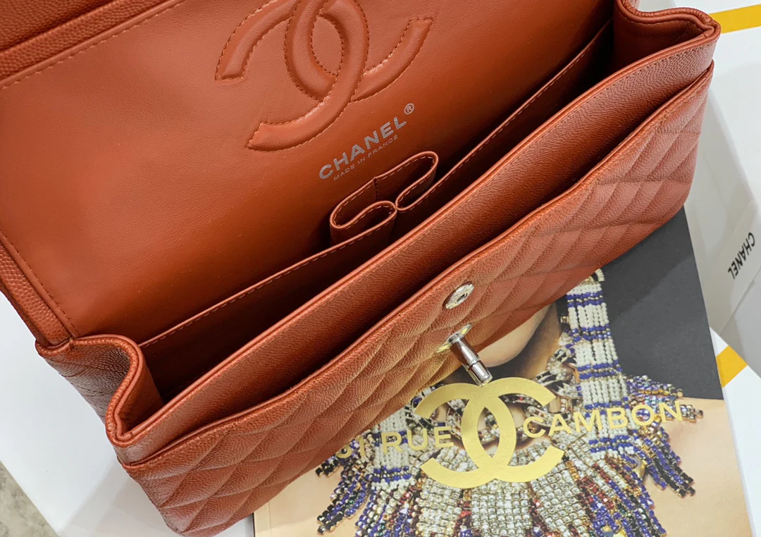 Chanel - Сумка из телячьей кожи с мелким шариковым узором - CF - Коричневая с серебристой фурнитурой - 25 см