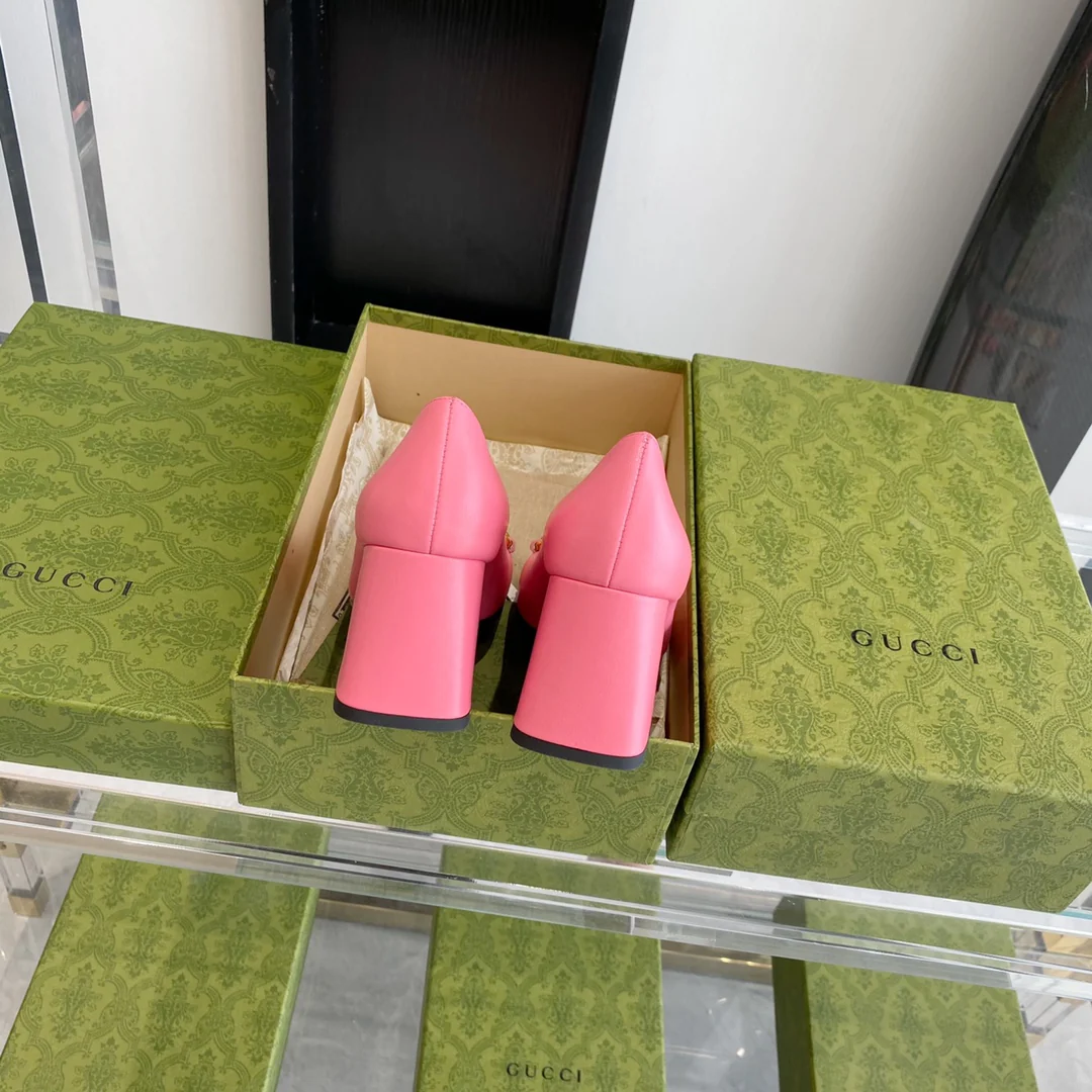 Туфли на высоком каблуке Gucci в стиле ретро с квадратным носком и массивным носком - 2 шт.