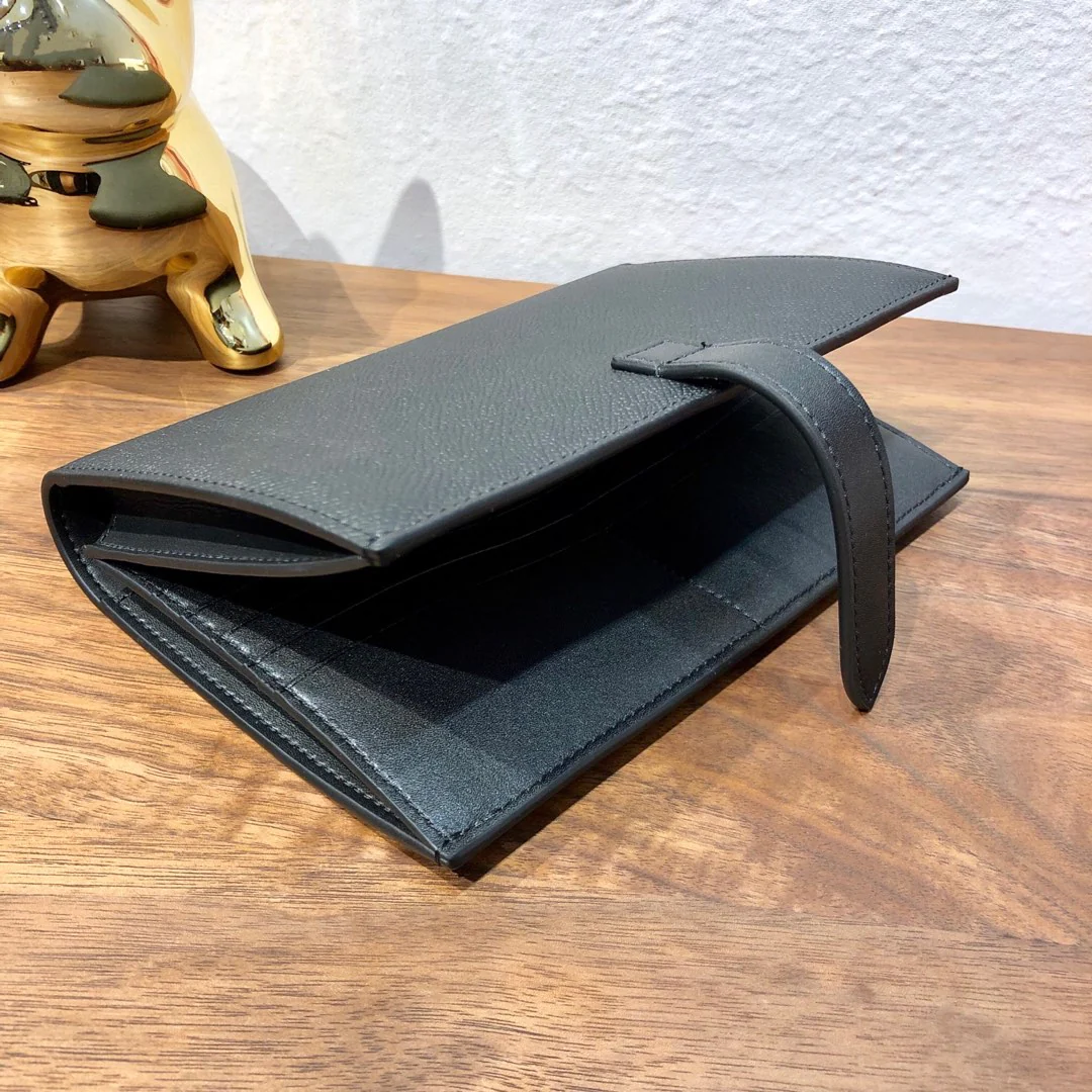 Кошелек Celine-Strap из зернистой телячьей кожи