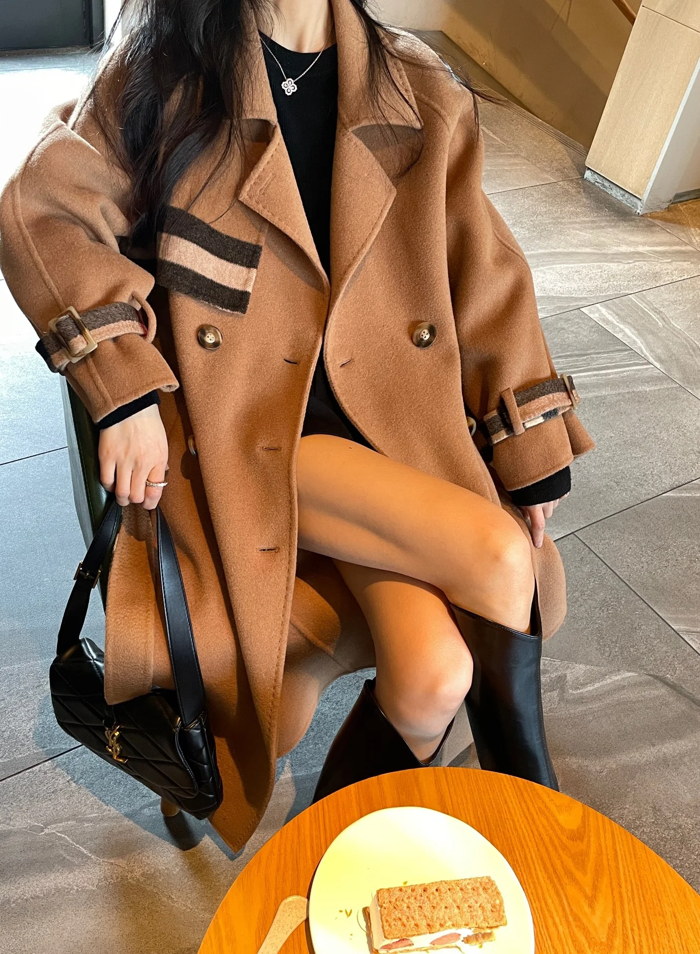 Пальто Burberry 2403 из кашемира