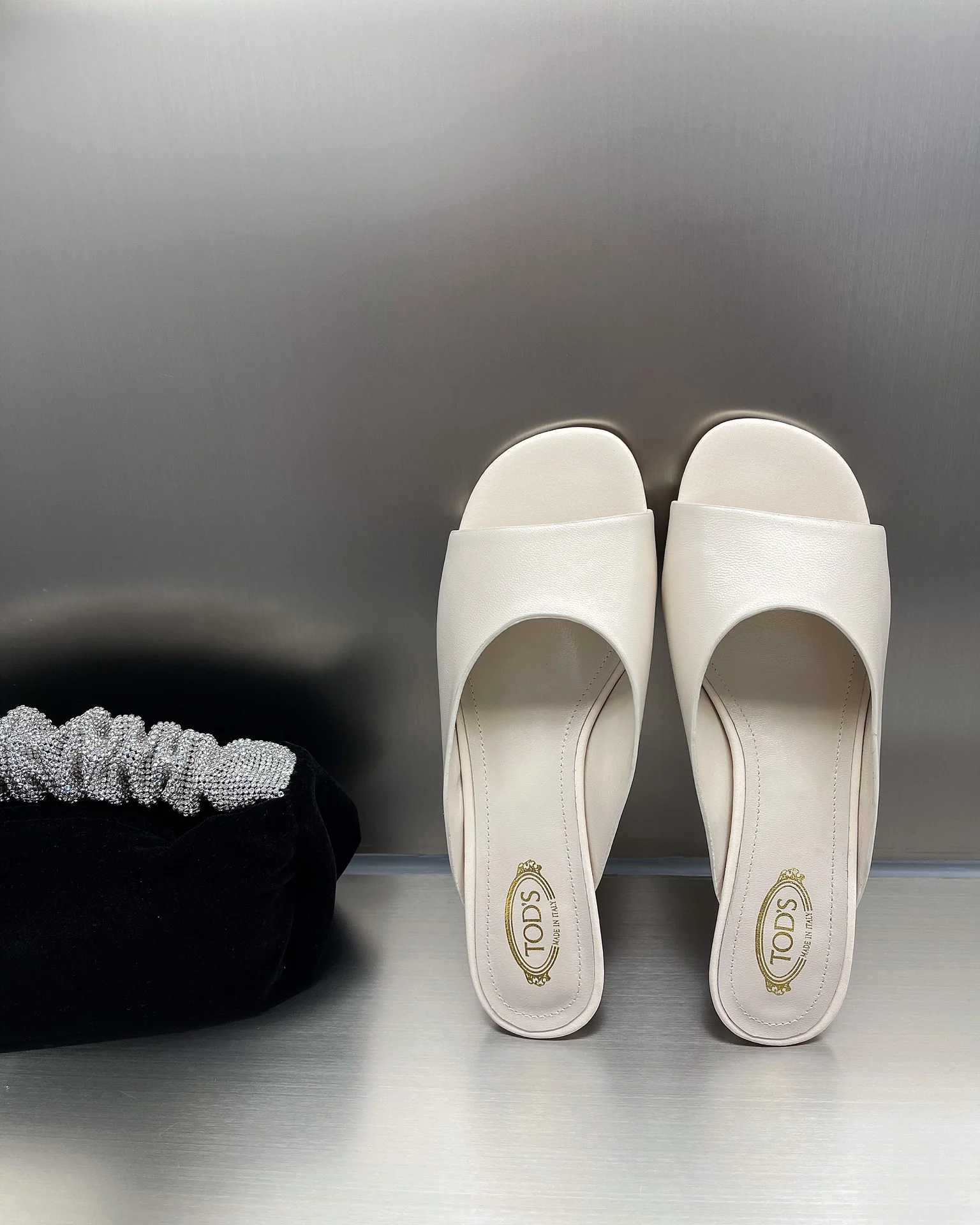 Tods - Открытые тапочки на низком каблуке