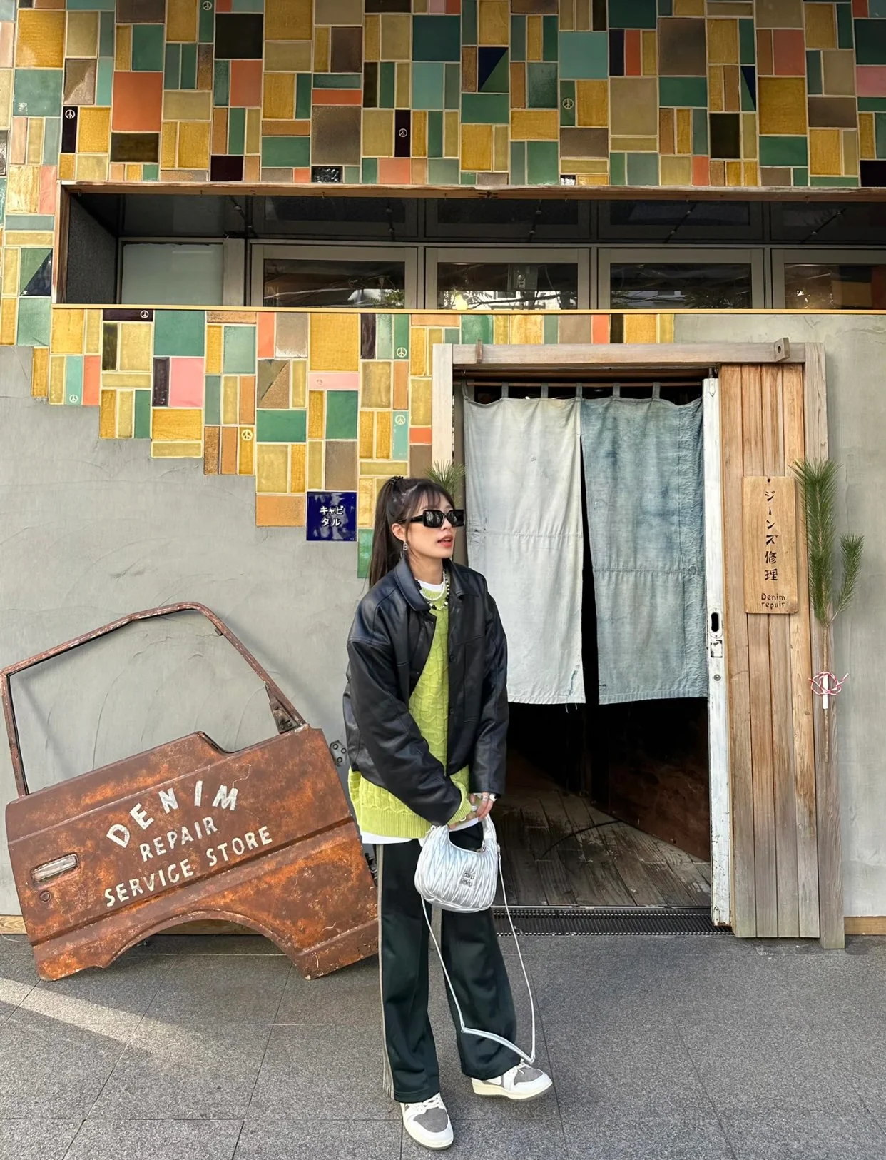 Сумка Miu Miu Wander — маленькая, из овечьей кожи — серебристая — Носите и делитесь