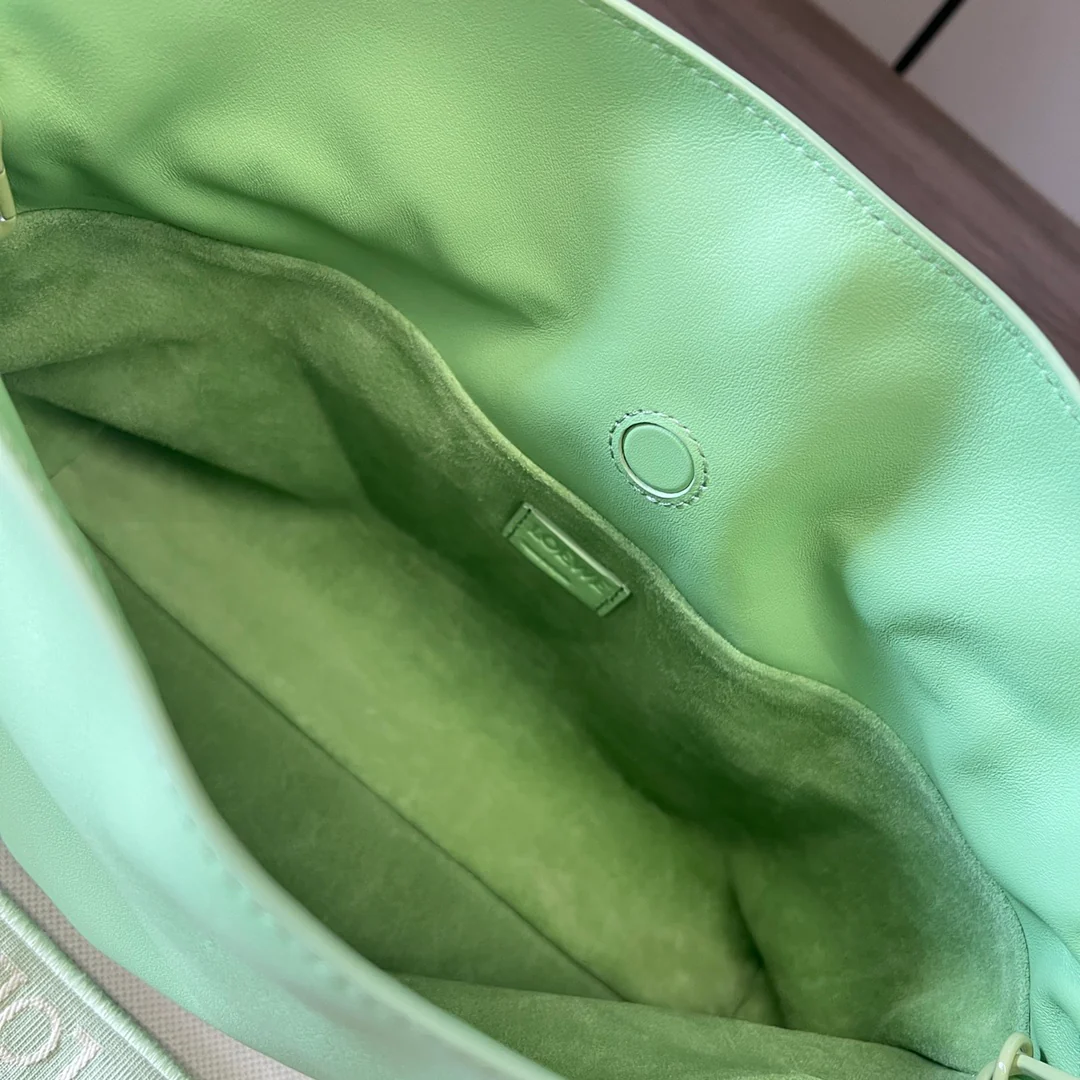 Клатч Loewe Flamenco - телячья кожа наппа - светло-зеленый