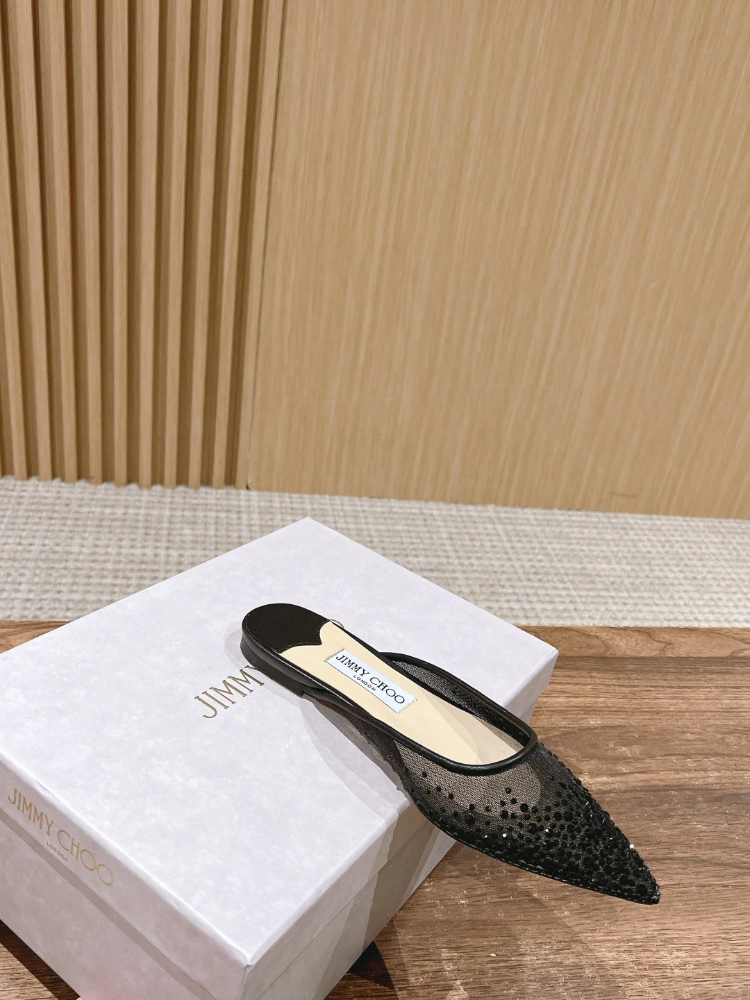 Jimmy - Тапочки с острым носком и стразами, сетчатые, черные