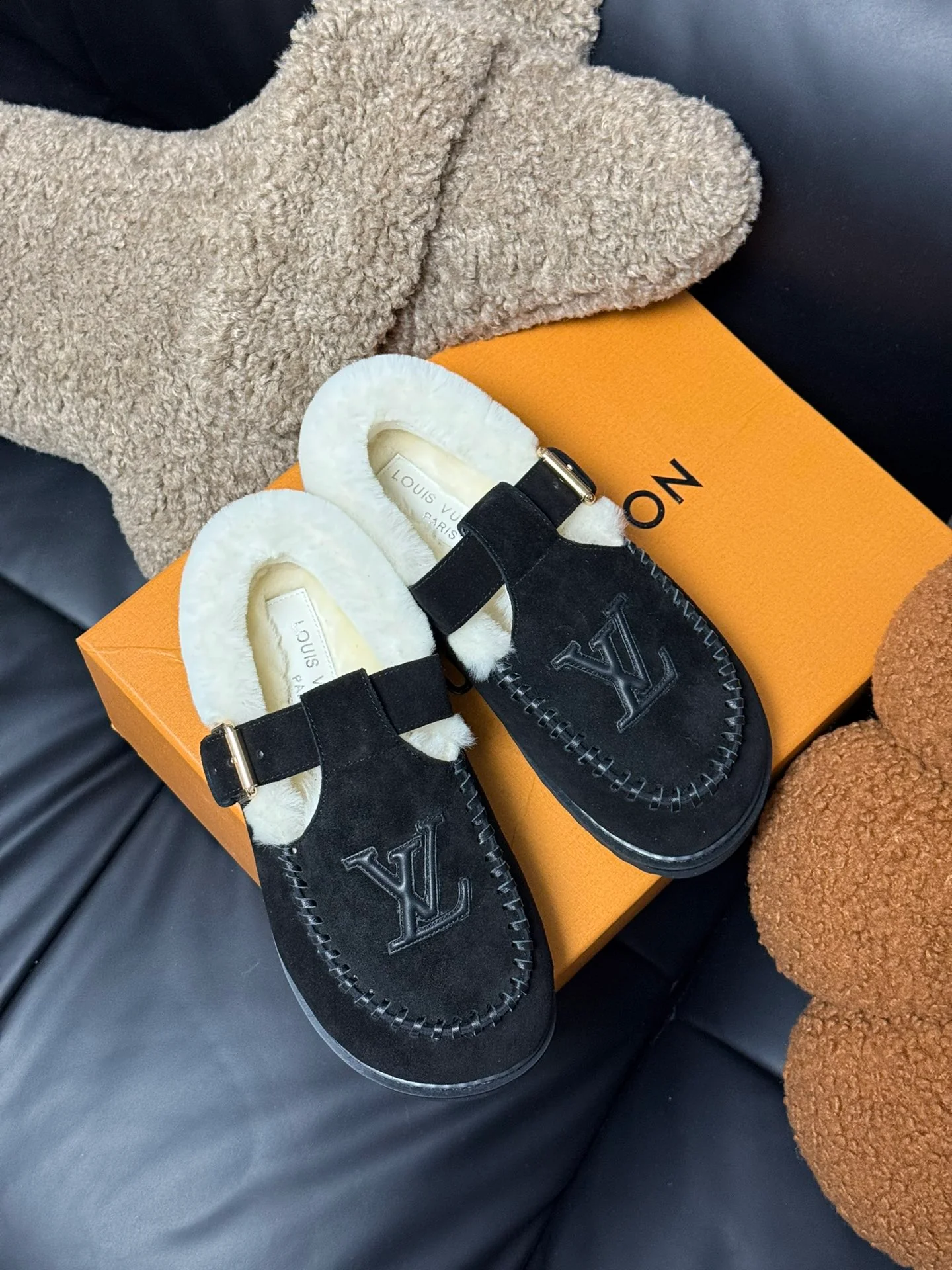 Меховые туфли Мэри Джейн LV-2024 - черные