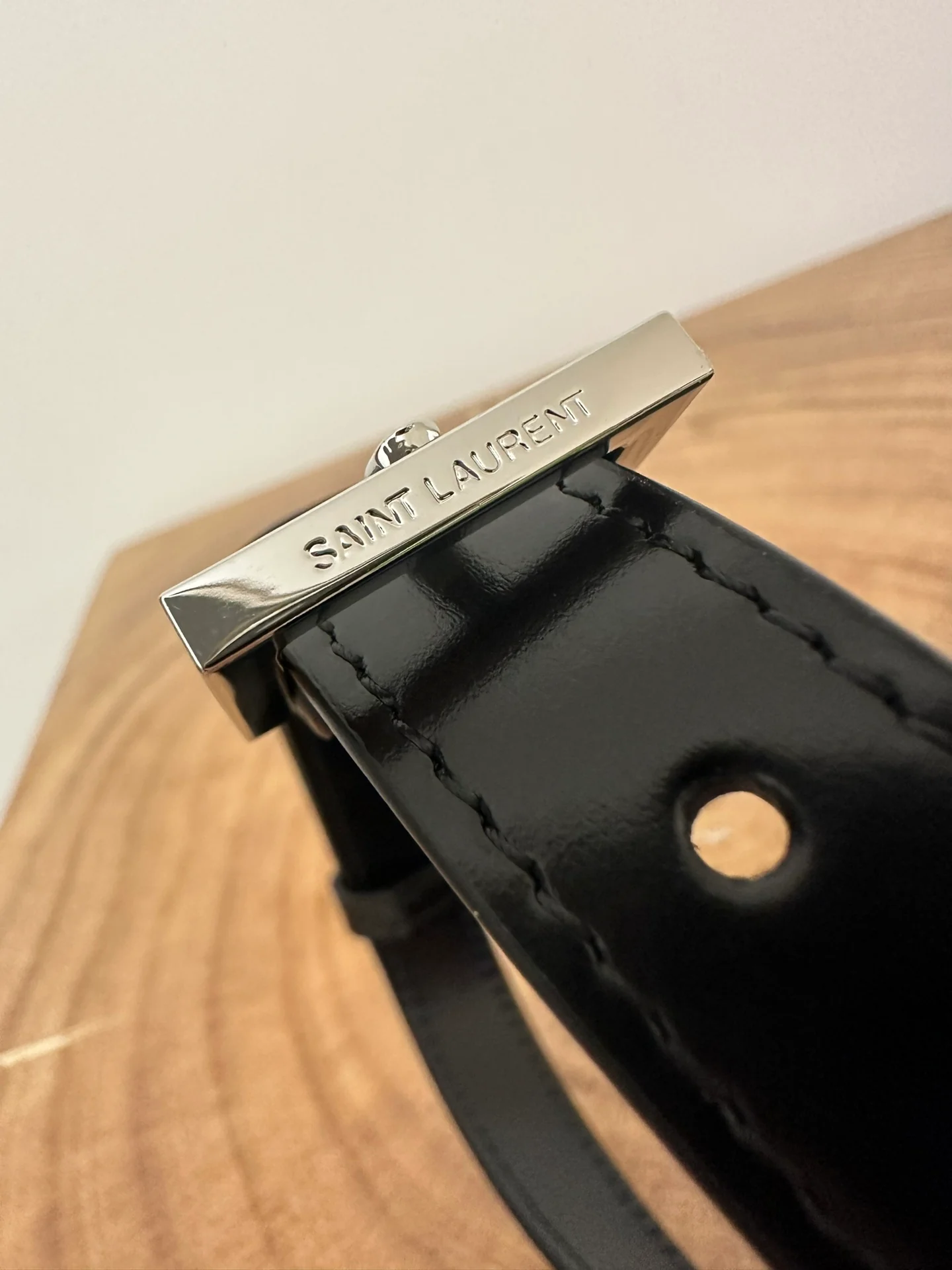 Сумка YSL Box Saint Laurent Tofu Bag, маленькая, черная с серебряной пряжкой.