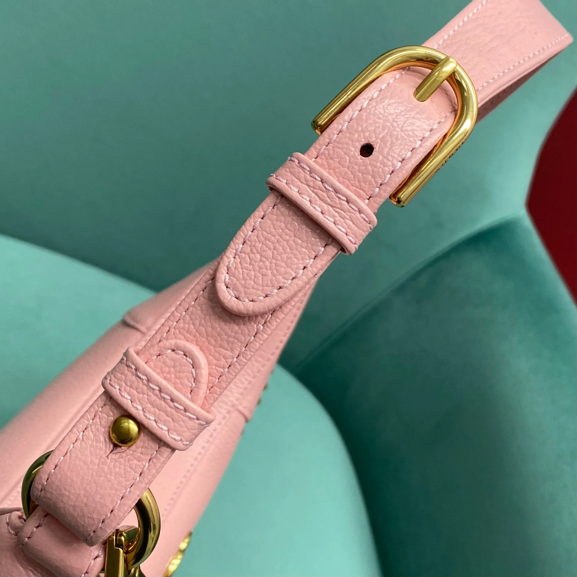 Сумка Gucci на цепочке через плечо - розовая