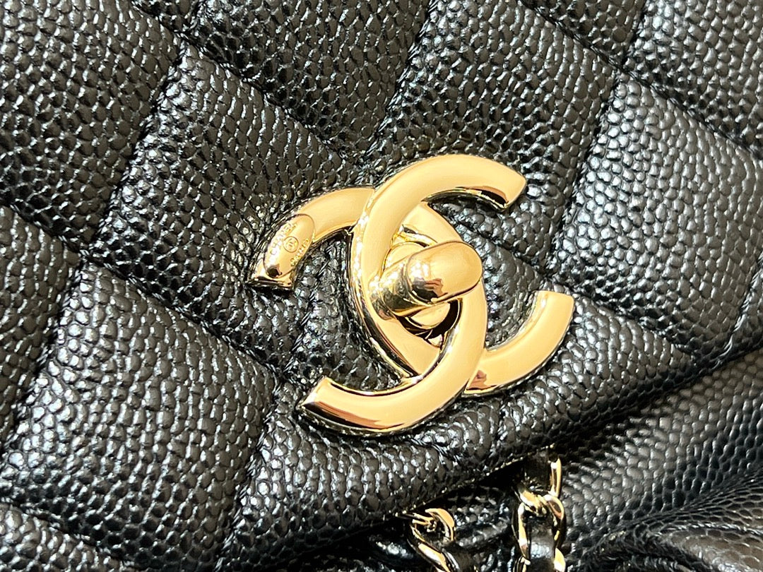 Коллекция Chanel Весна/Лето 2023 - Duma - Рюкзак из зернистой кожи - Черный