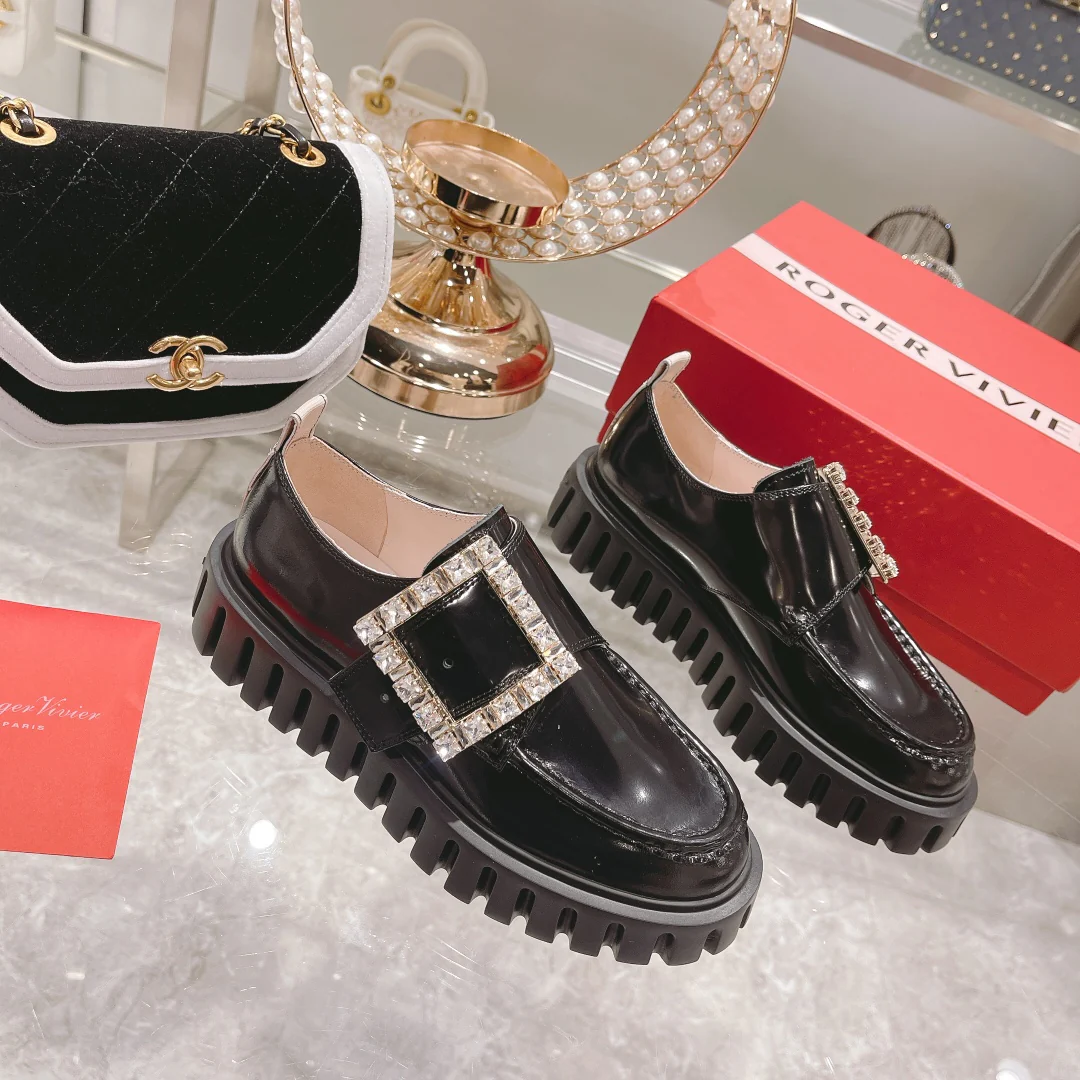 Новинка сезона весна/лето 2022 от RV - Лоферы на платформе - Черные