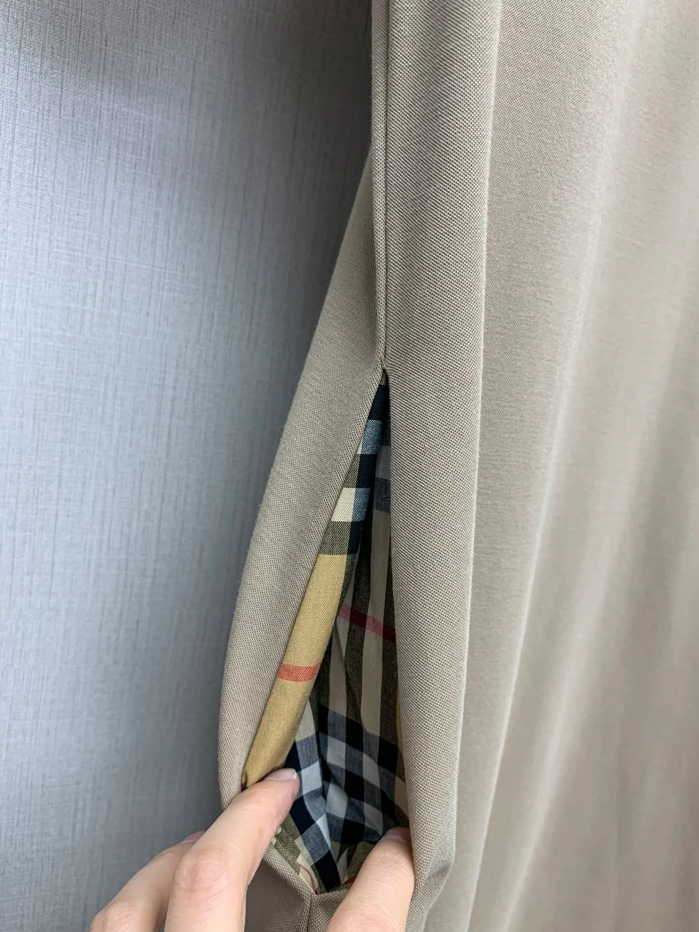 Burberry 2403 - Новое классическое платье в клетку с лоскутным узором для ранней весны - Коричневое