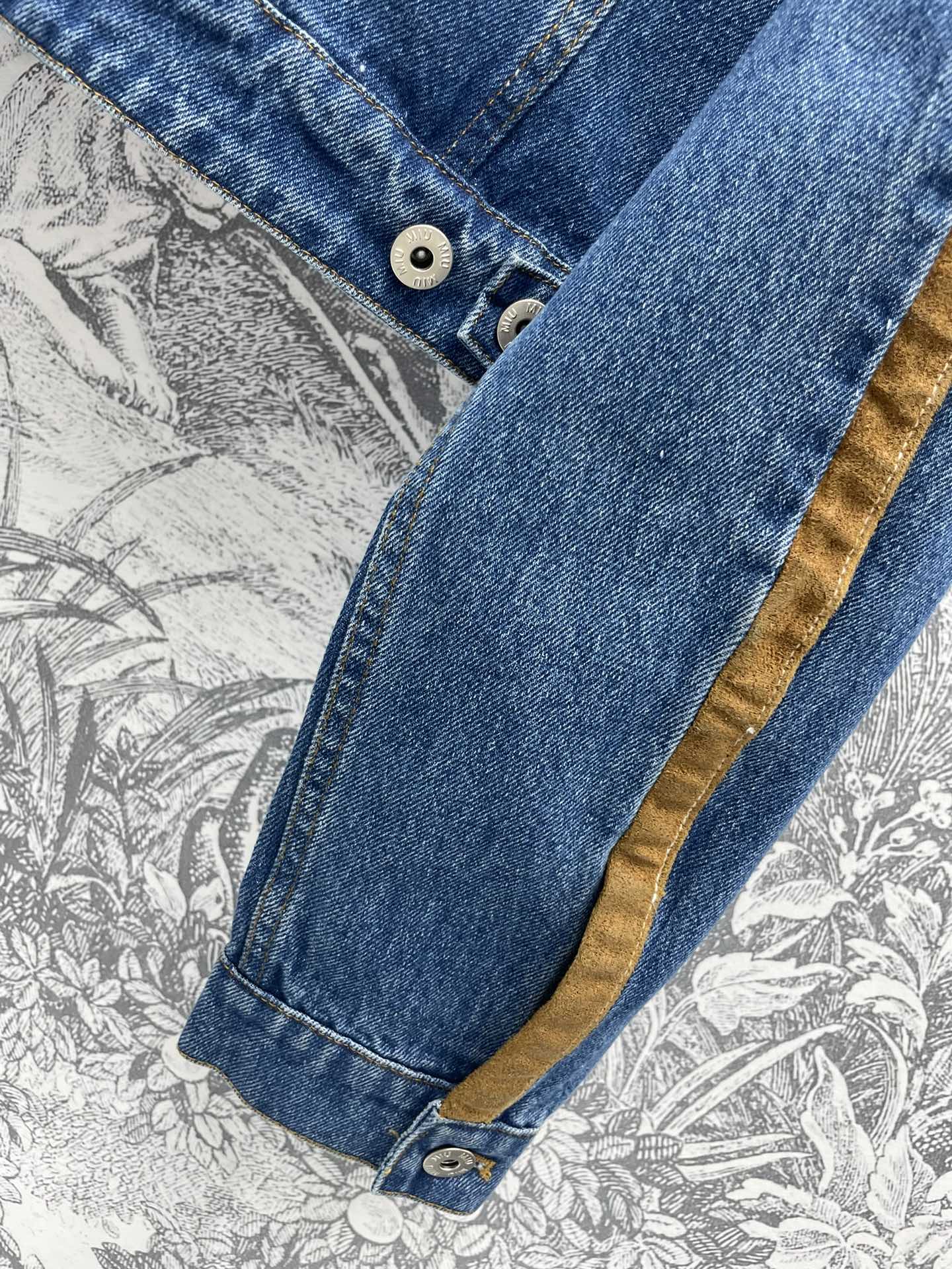 Miu Miu-2404 - Стильный жакет с лацканами