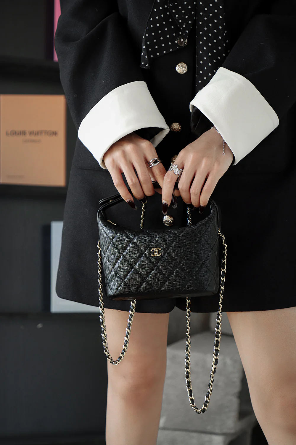 Chanel 25c - Средняя длина, телячья кожа - Сумка для ланча - Черная с золотой фурнитурой