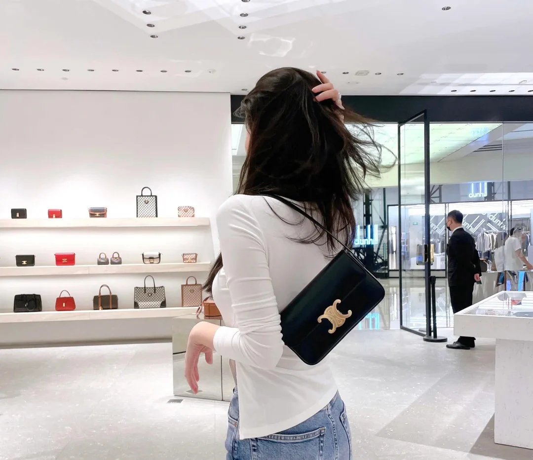 Кожаная сумка через плечо Celine Triomphe - черная