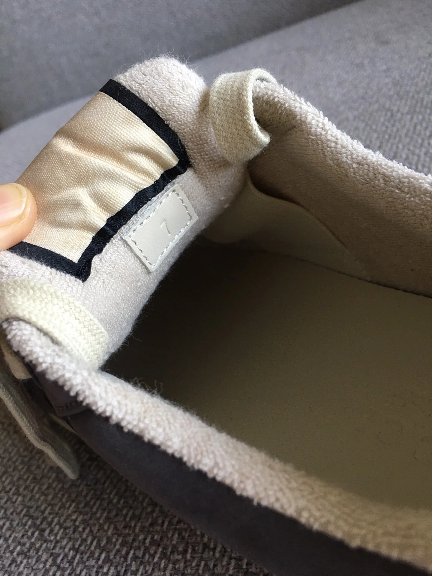 Новинка Gucci 2023 года - Кроссовки с эффектом потертости - Синие