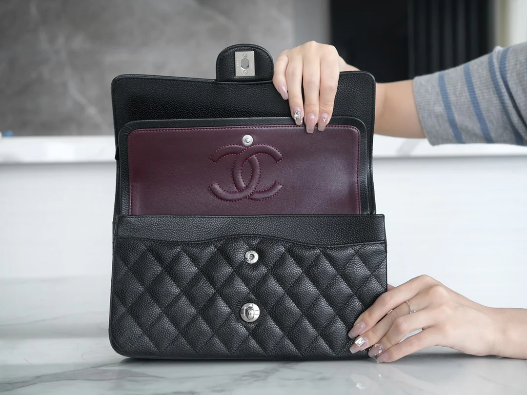 Chanel Classic Flap Caviar Black Medium