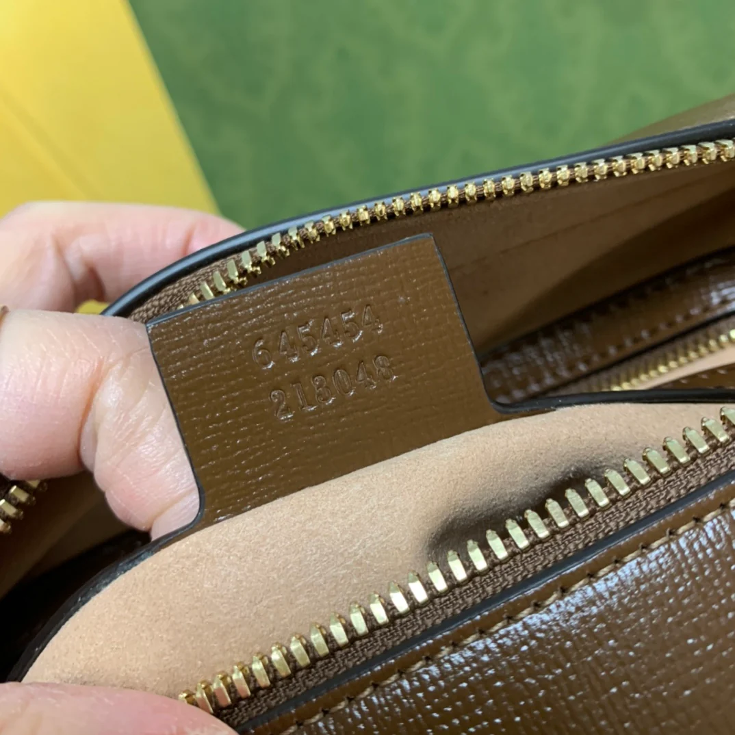 Сумка для фотоаппарата Gucci 1955 с пряжкой в ??виде подковы