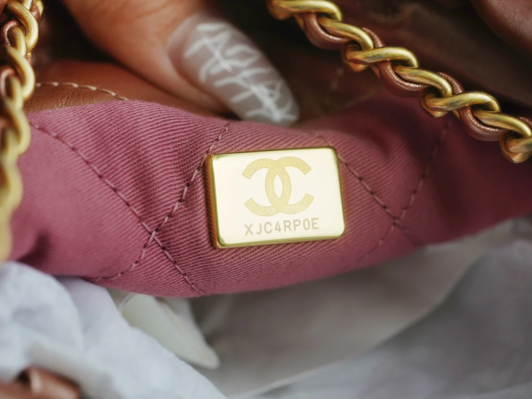Chanel - Новая сумка 22 - Розовое золото