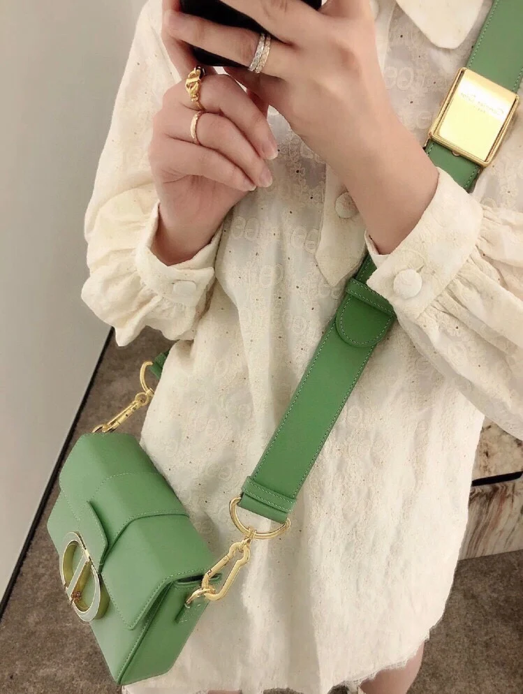 Dior - Коробочка Монтень - Мини - Цвет авокадо - На фото в одежде