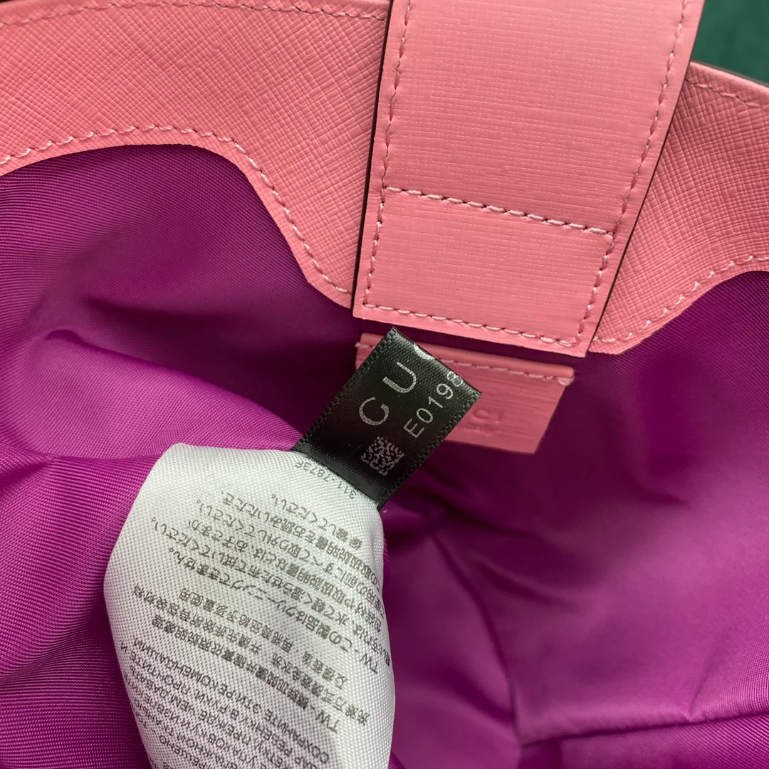 Gucci-夏季草莓水桶包