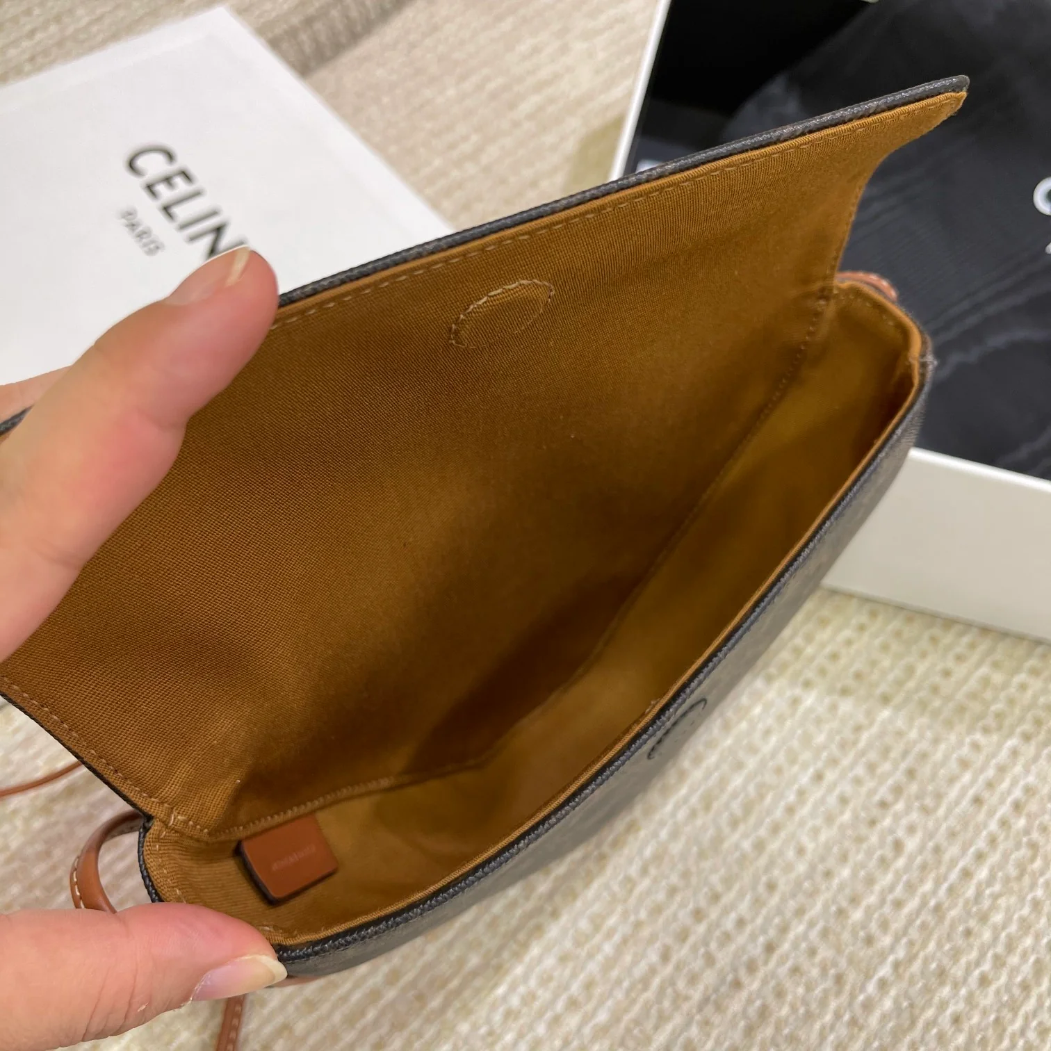 Треугольная сумка с монограммой Celine Arc de Triomphe