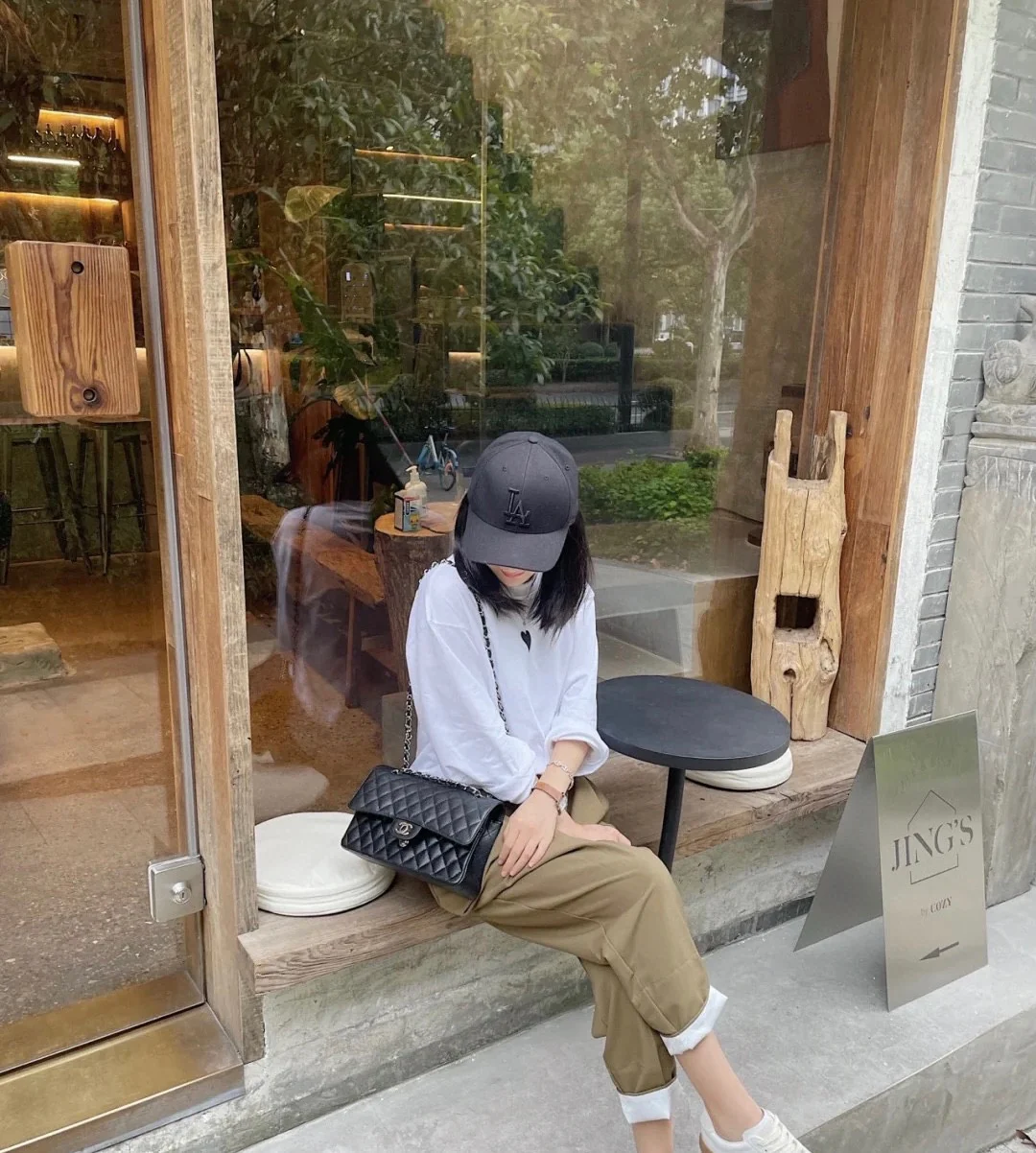 Chanel Classic Flap Caviar Black Medium