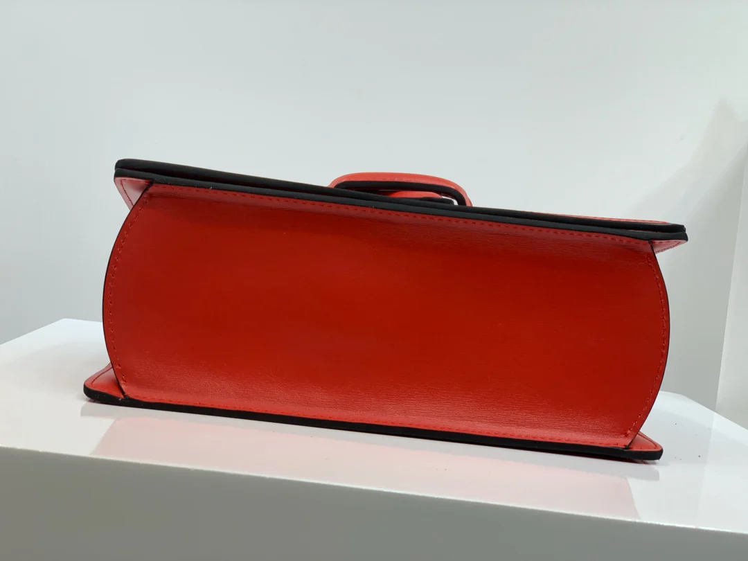 Треугольная сумка Loewe - Телячья кожа - Маленькая - 5