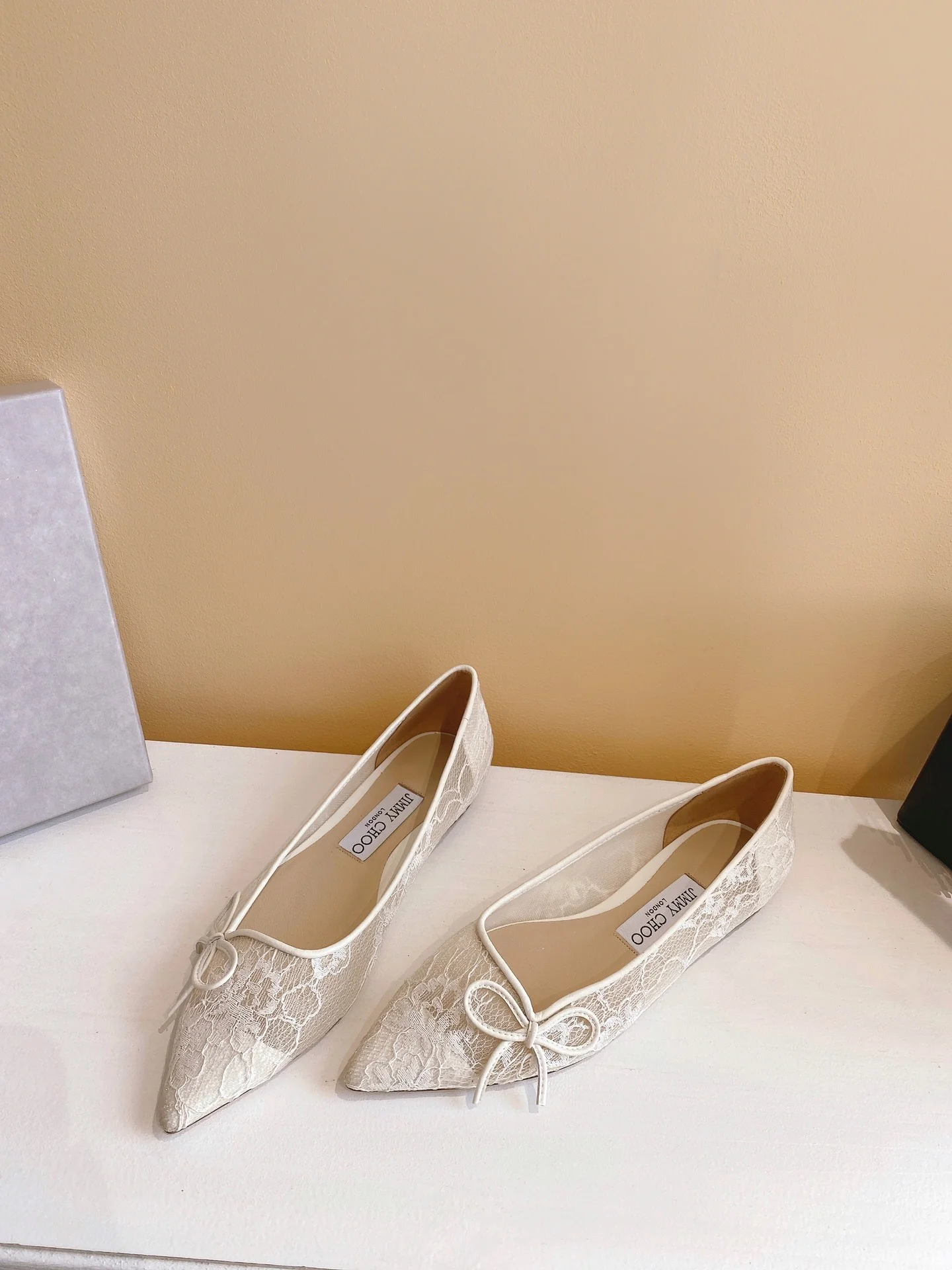 Туфли-балетки Jimmy 22ss из кружева и овечьей кожи - абрикосовые