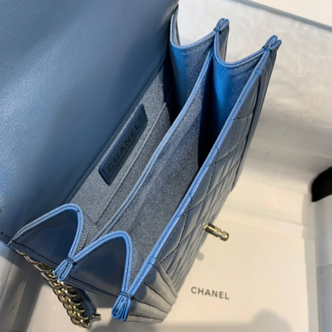Chanel-boy-19-5-16-6cm-1