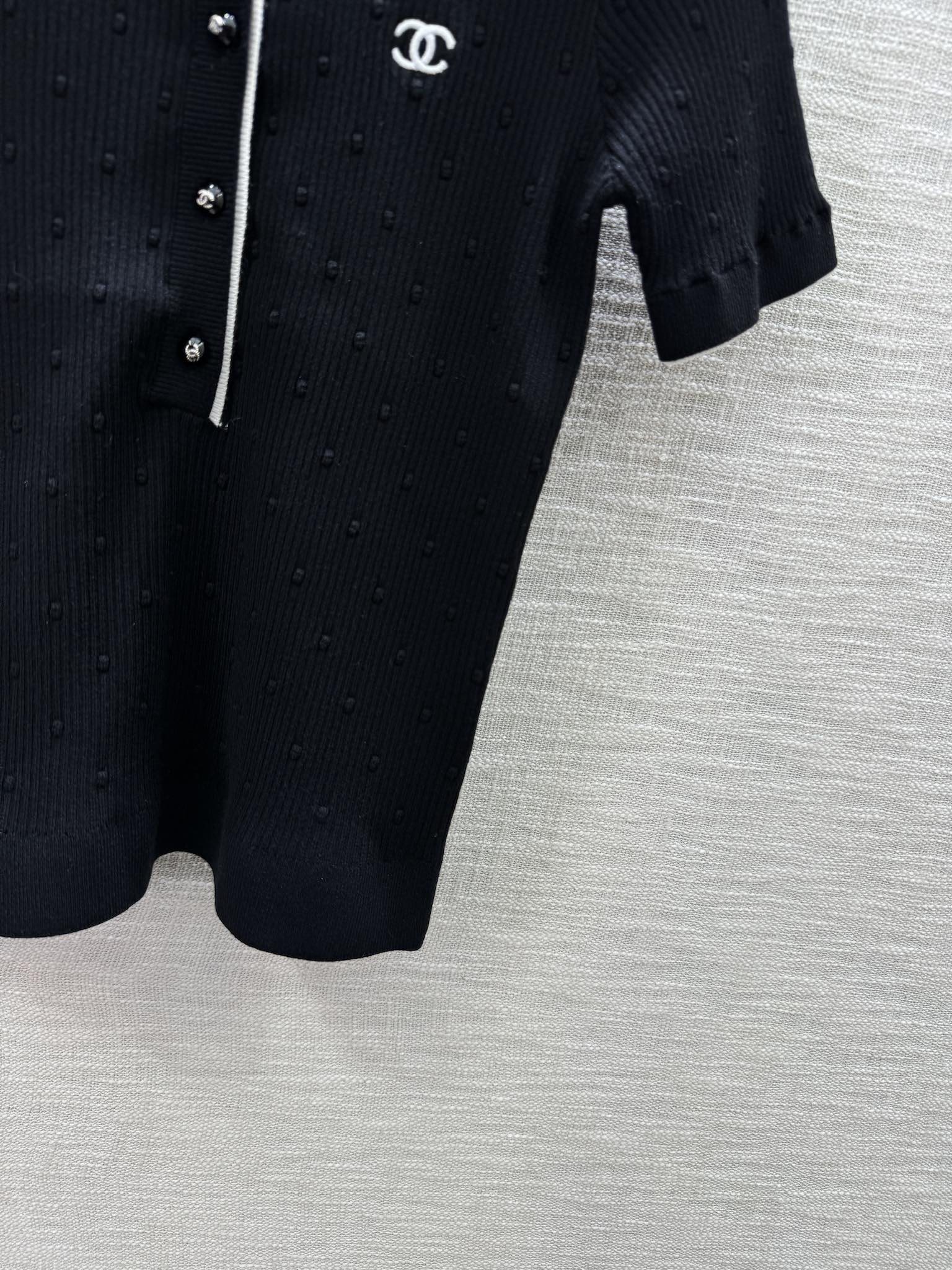 Chanel 2404 - Вязаный топ с короткими рукавами и круглым вырезом, частично открытый - Черный