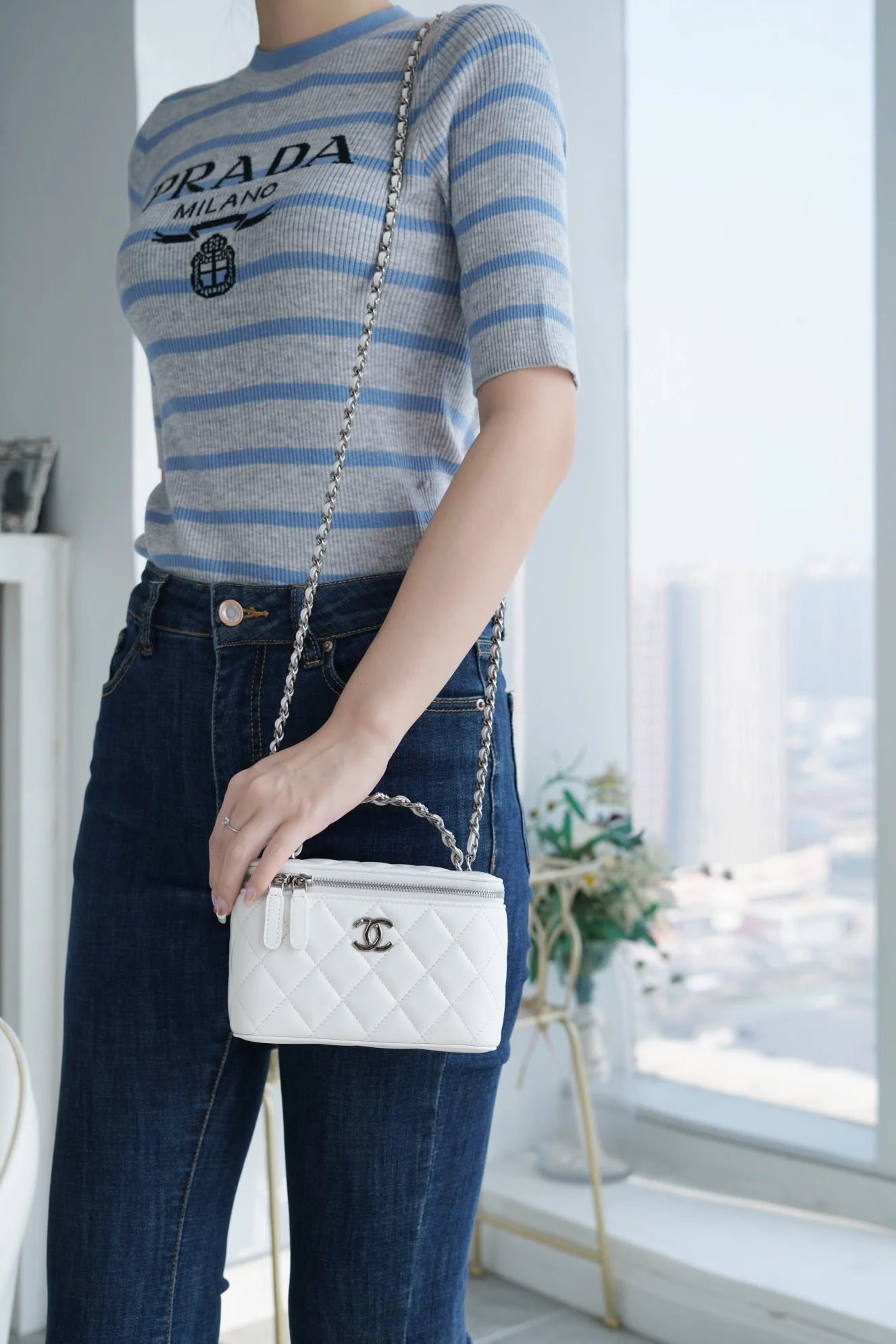 Chanel - Длинная сумка-коробка - Белая