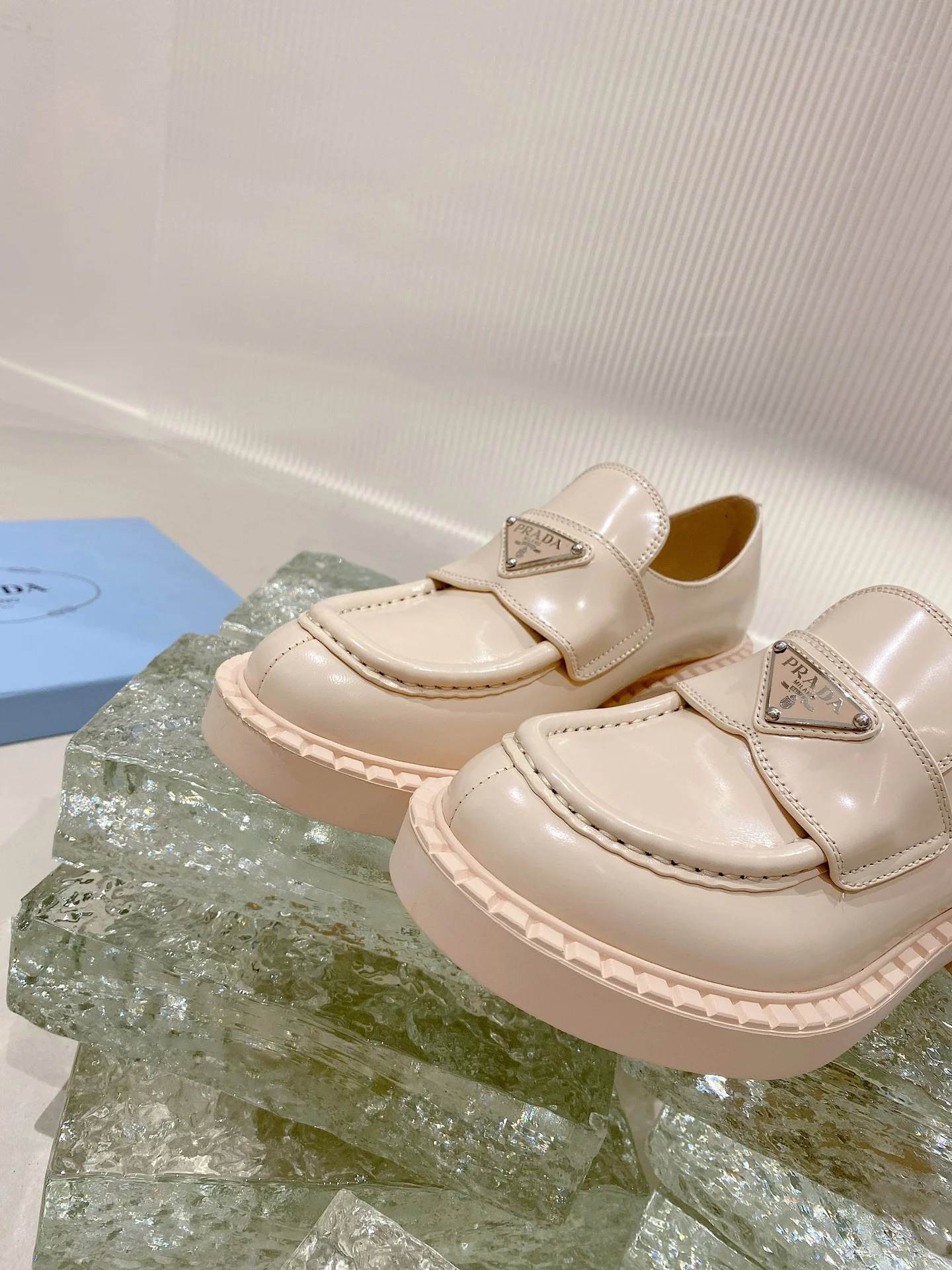 Prada - Новейшая обновленная коллекция - Лоферы - 2