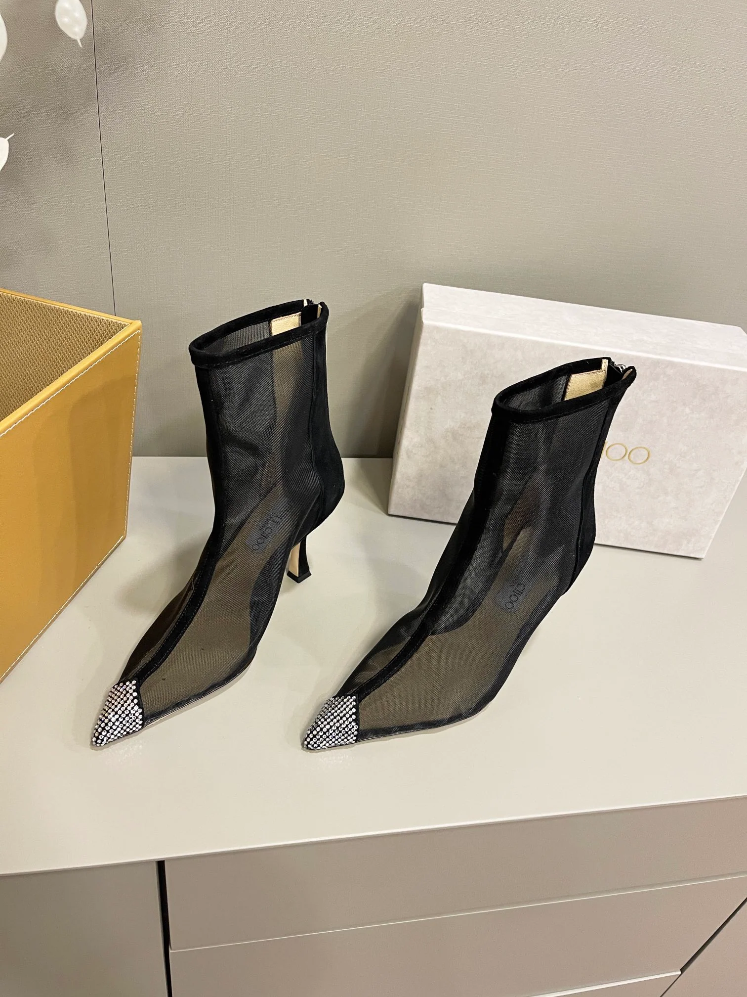 Новинка сезона осень/зима 2022 от Jimmy - Ботильоны на шпильке - Прозрачно-черные