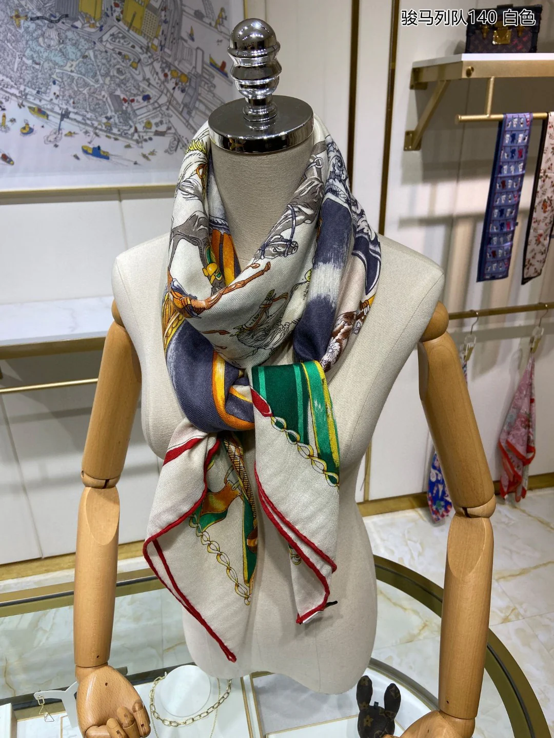 Квадратный шарф Hermes с изображением лошадей - 140 см - 70% кашемир - 30% шелк - белый