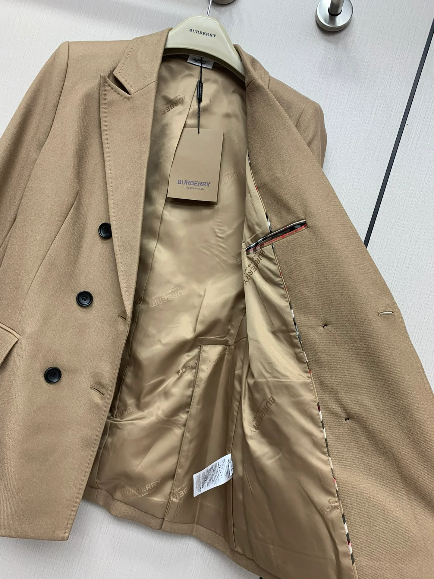 Burberry - 2403-24 Новый костюм для ранней весны - Топ