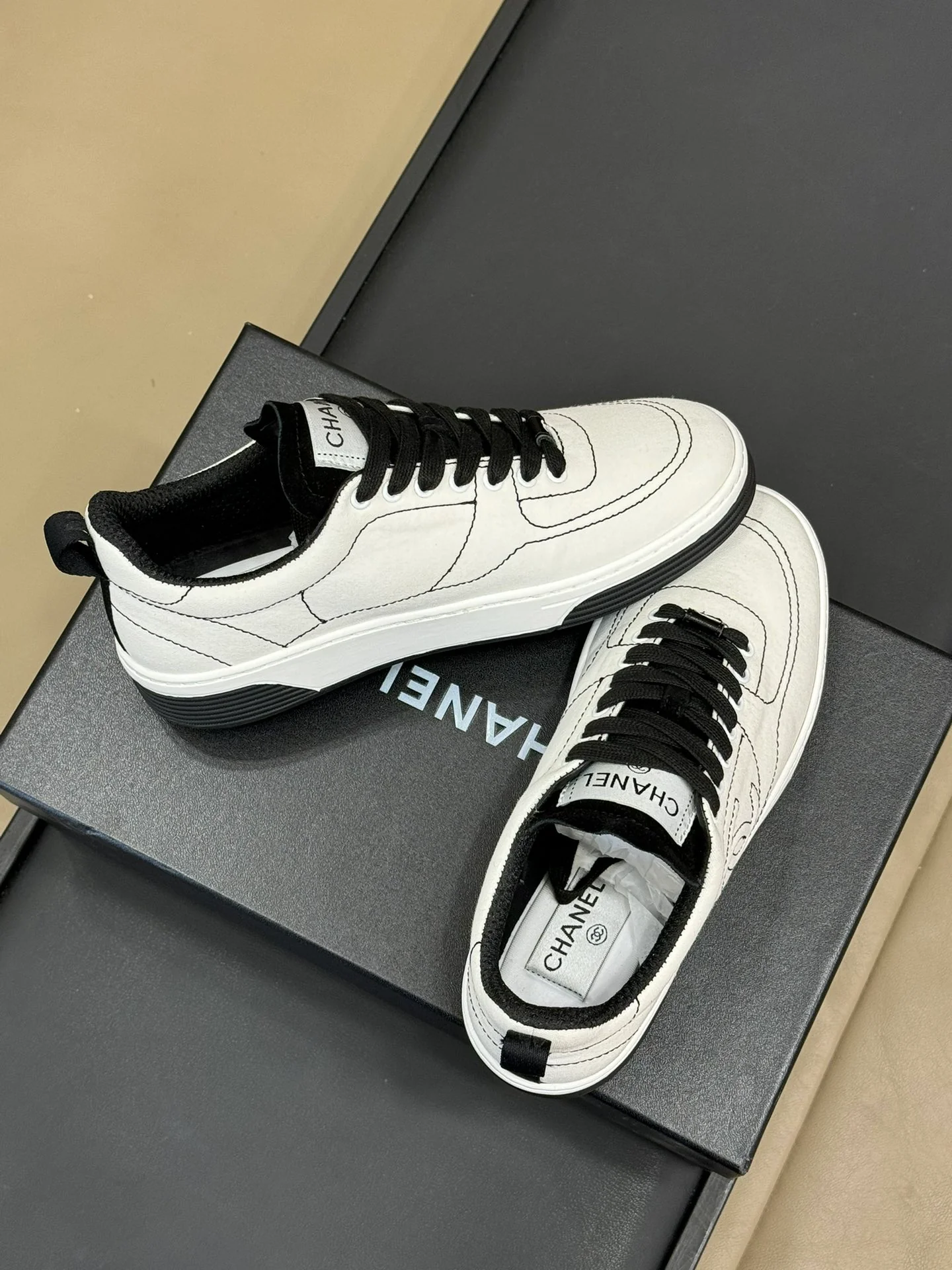 Скейтбордные кроссовки Chanel 2024 — белые