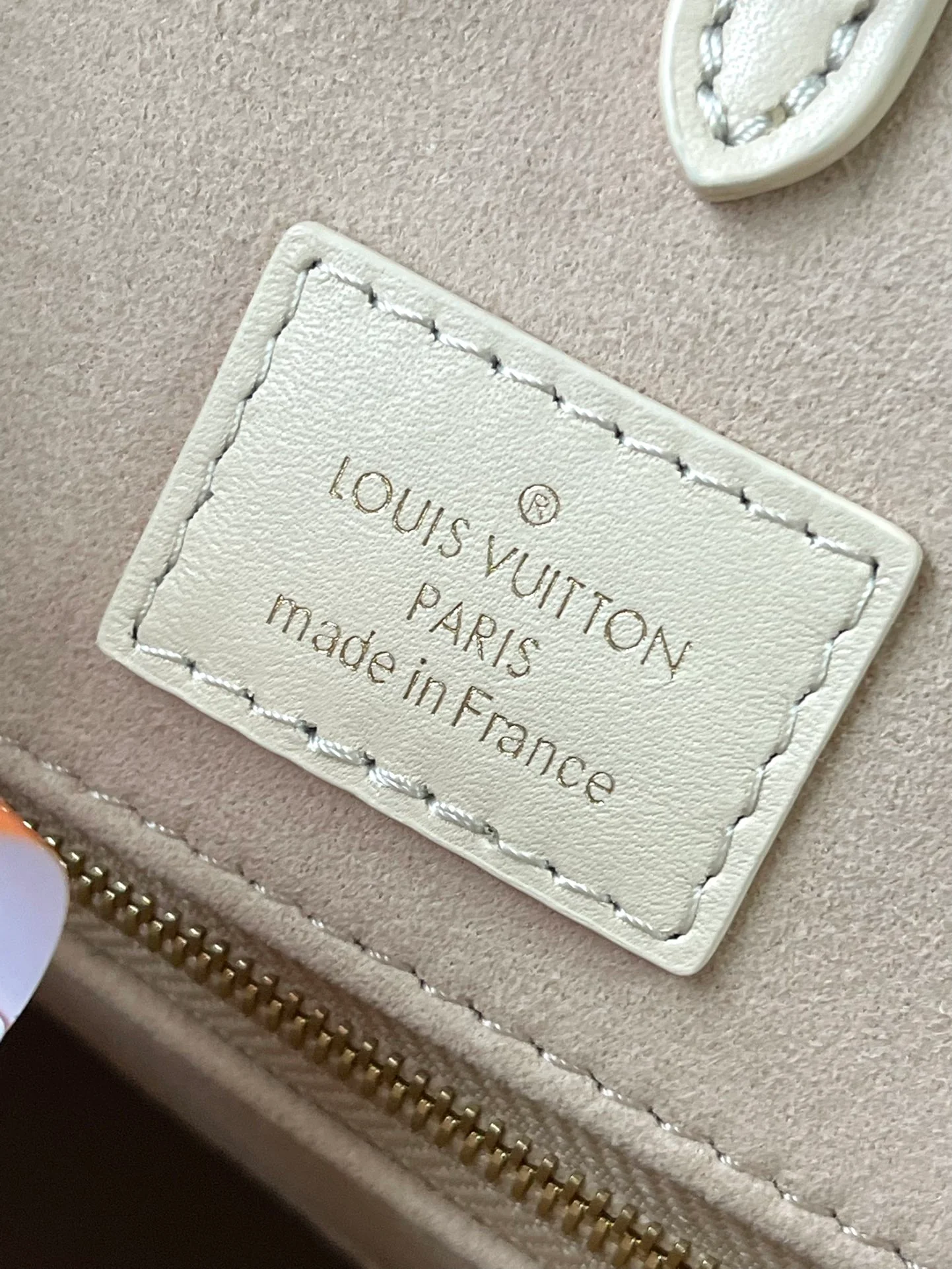 m21575-LV-onthego-mm-off-white