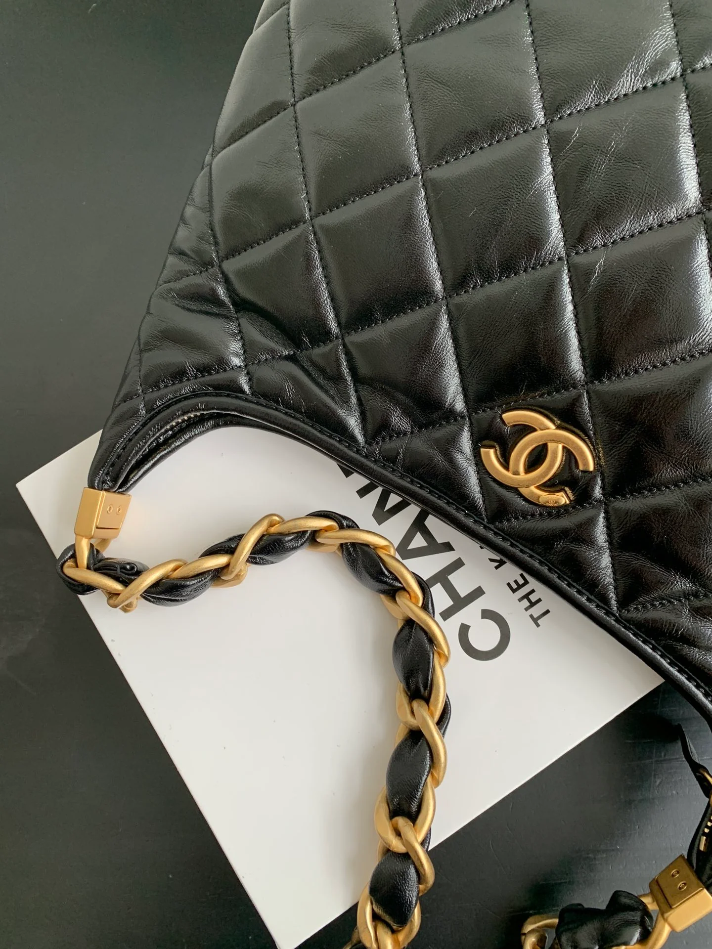 Сумка Chanel Hobo Chunky Chain Shoulder Bag, большая, черная.