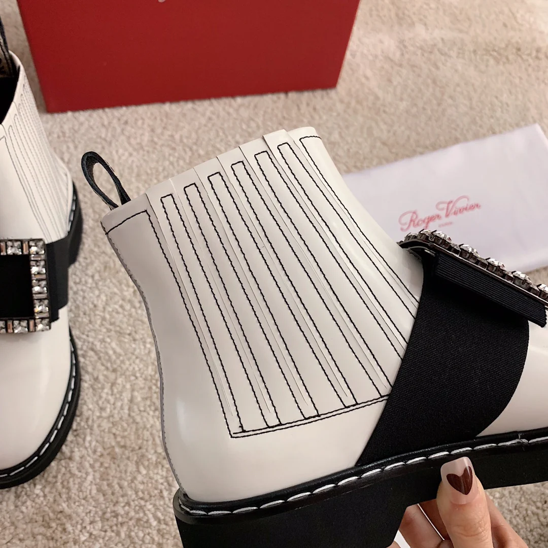 Ботильоны RV Shoes - 22ss - с пряжкой и стразами - в стиле Оуян Наны - белые