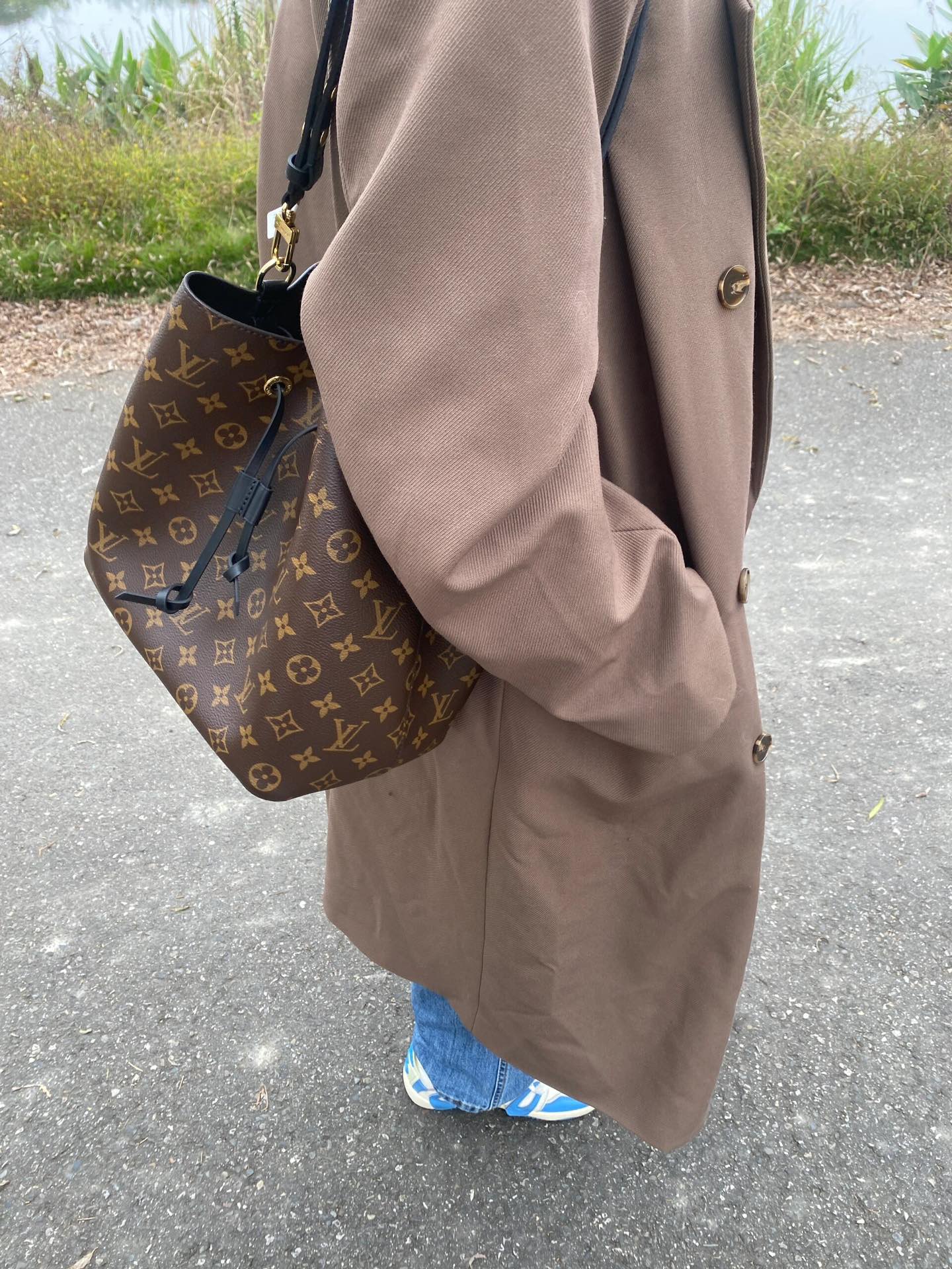 m44020-LV-neonoe-mm-Сумка через плечо - Черная