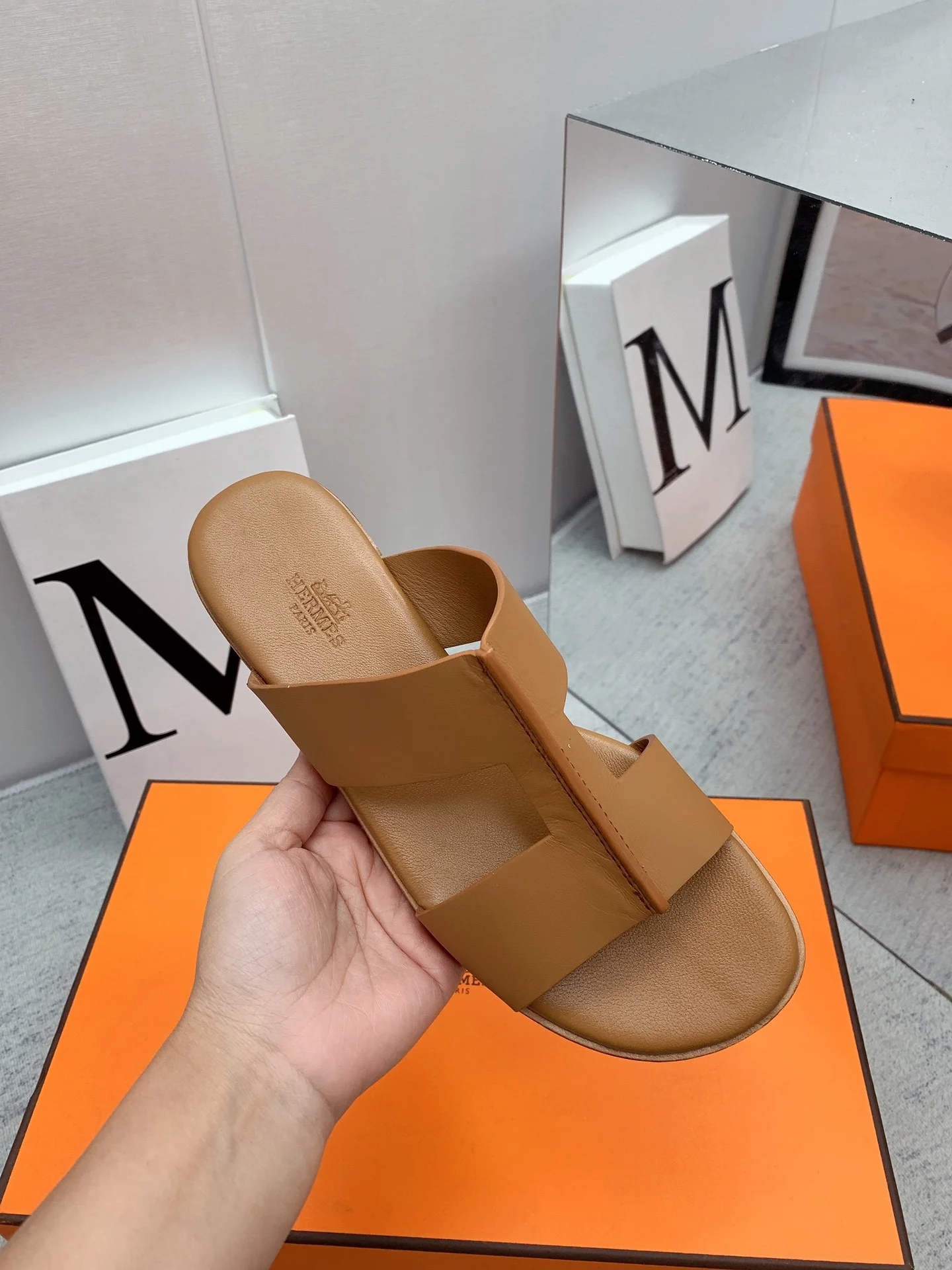 Hermes - Новинка сезона осень/зима 2022 - Домашние тапочки