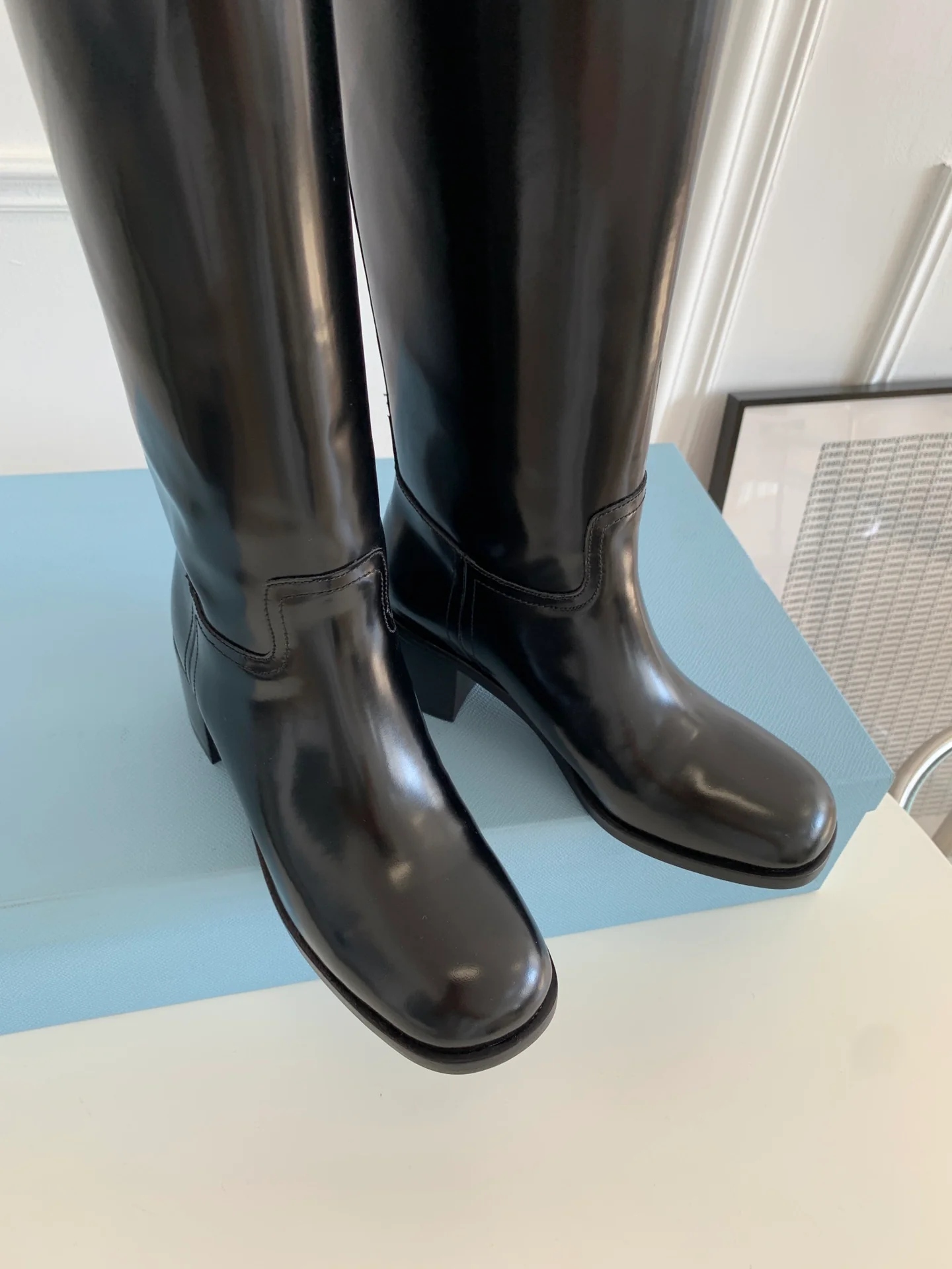 Новинки сезона осень/зима 2021 от Prada - Сапоги для верховой езды - 1