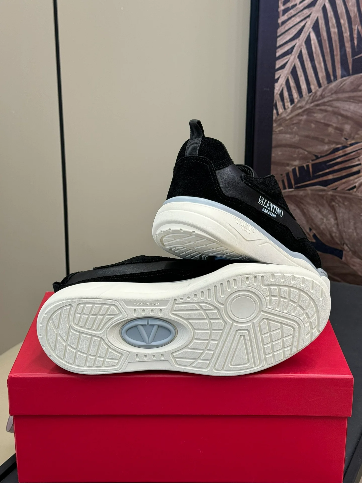 Кроссовки Valentino 2024 — черные