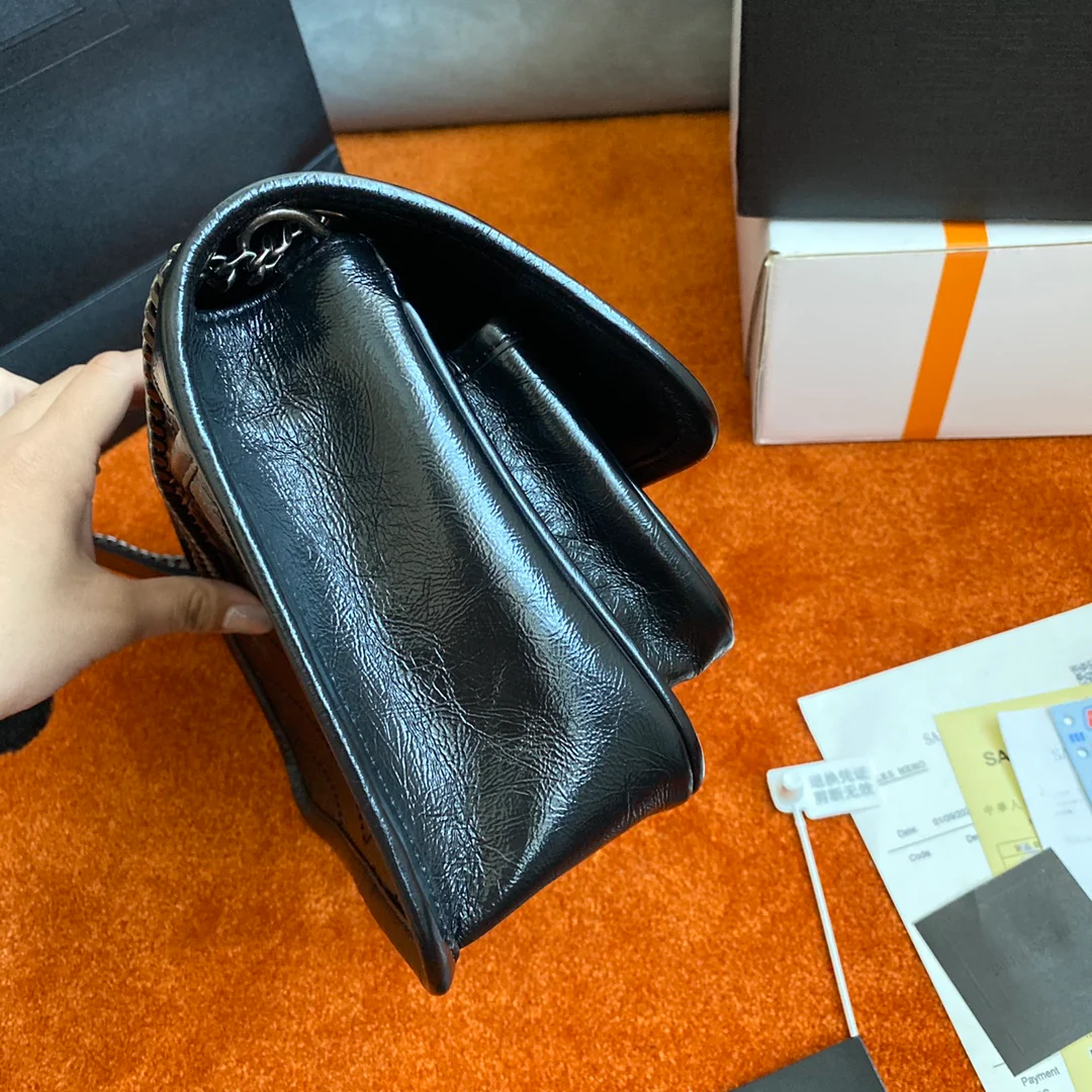 Сумка YSL Small Niki из кожи с черной пряжкой и промасленной кожей, с D-образным кольцом - 1 шт.