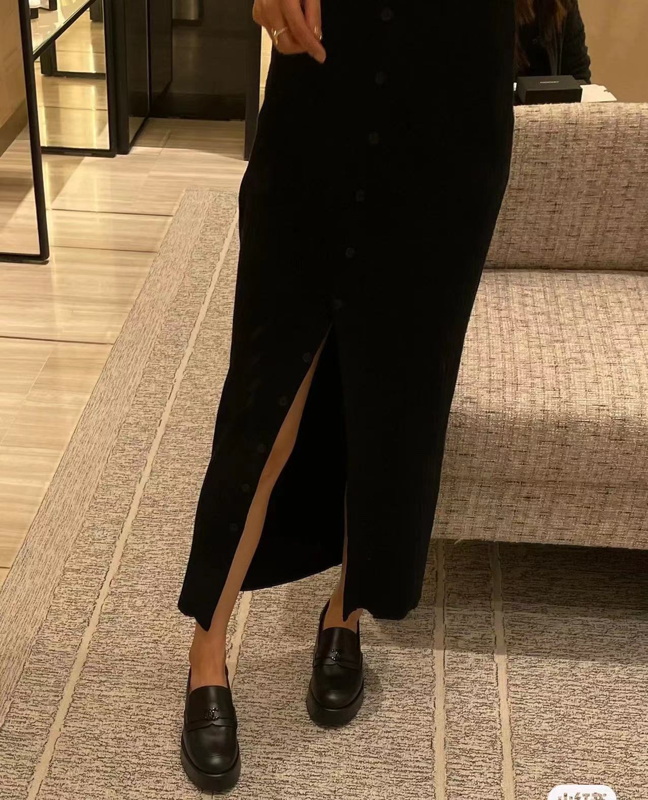 Новинка сезона осень/зима 2022 от Chanel - Лоферы на платформе - Черные