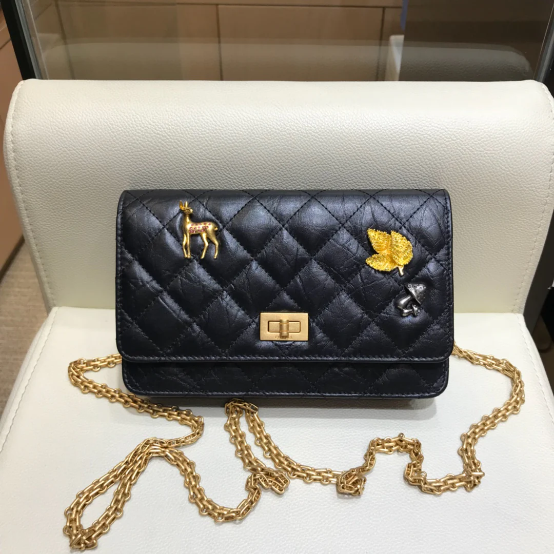 Значок-пряжка Chanel 2-55 Reissue (woc)
