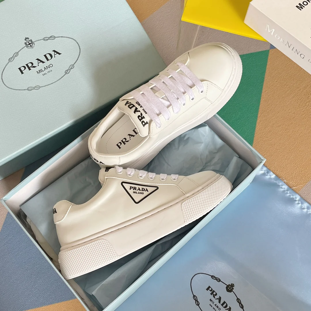 Prada - Новинки ранней весны 2022 года - Повседневные туфли на платформе