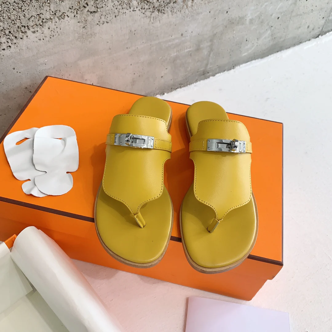 Шлёпанцы Hermes Kelly — горчично-жёлтые
