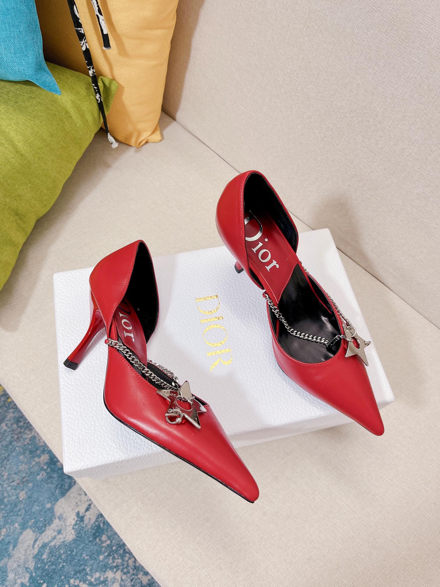 Dior - Коллекция Fashion Punk - Туфли на высоком каблуке с острым носком - Красные - 8-5 см