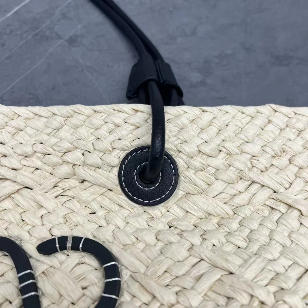 Соломенная сумка Loewe - маленькая