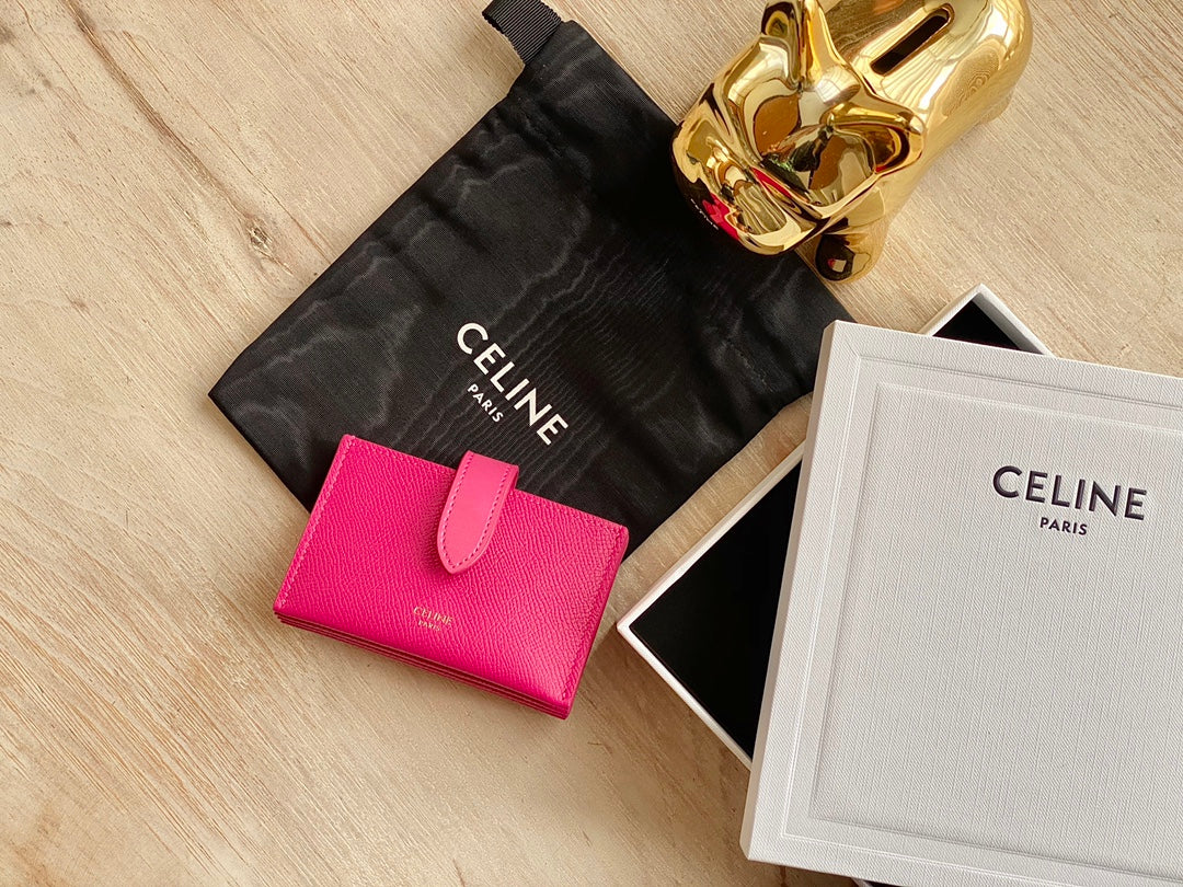 Celine 粒面牛皮风琴卡包